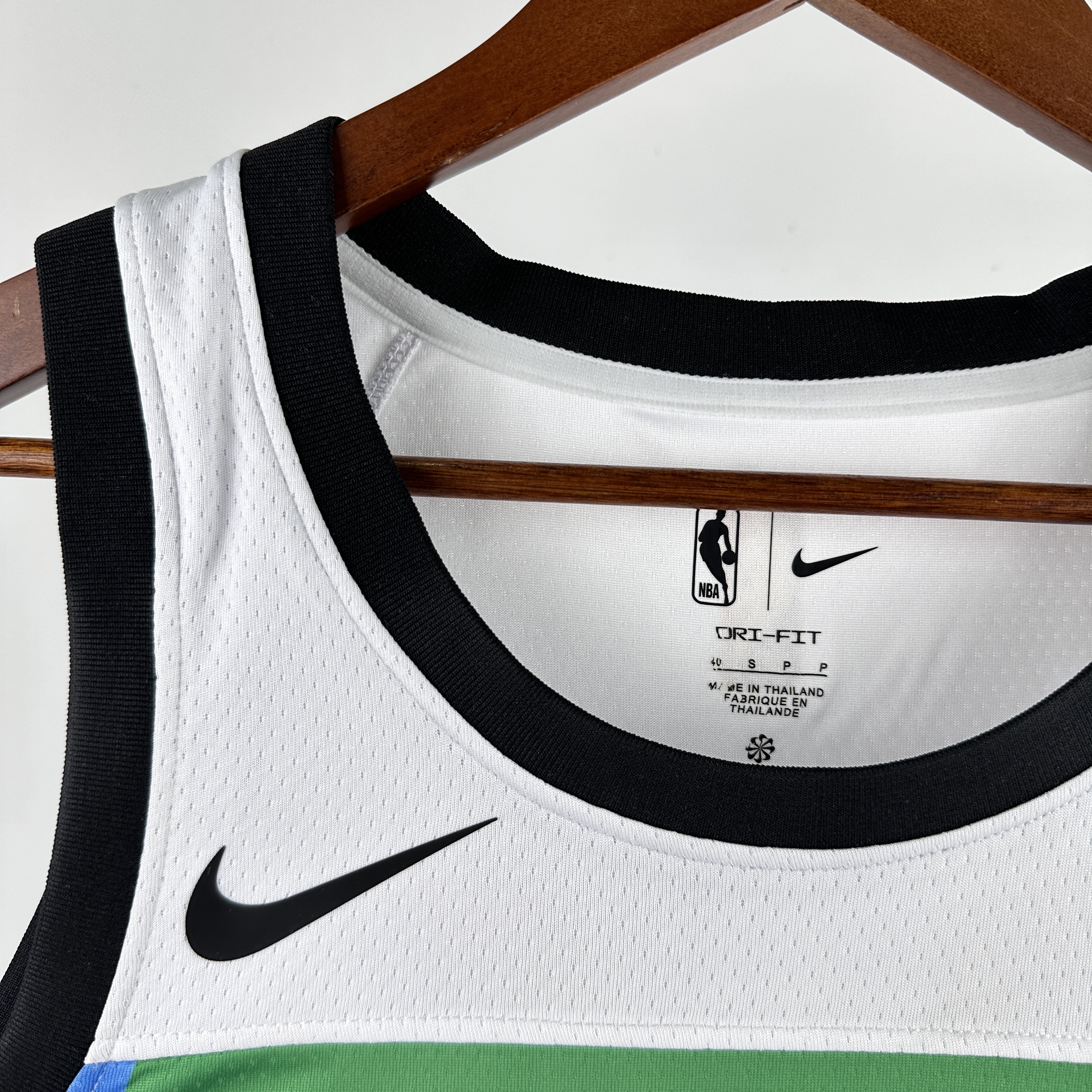 23 SEASON MINNESOTA TIMBERWOLVES CITY VERSION  NO.5 EDWARDS