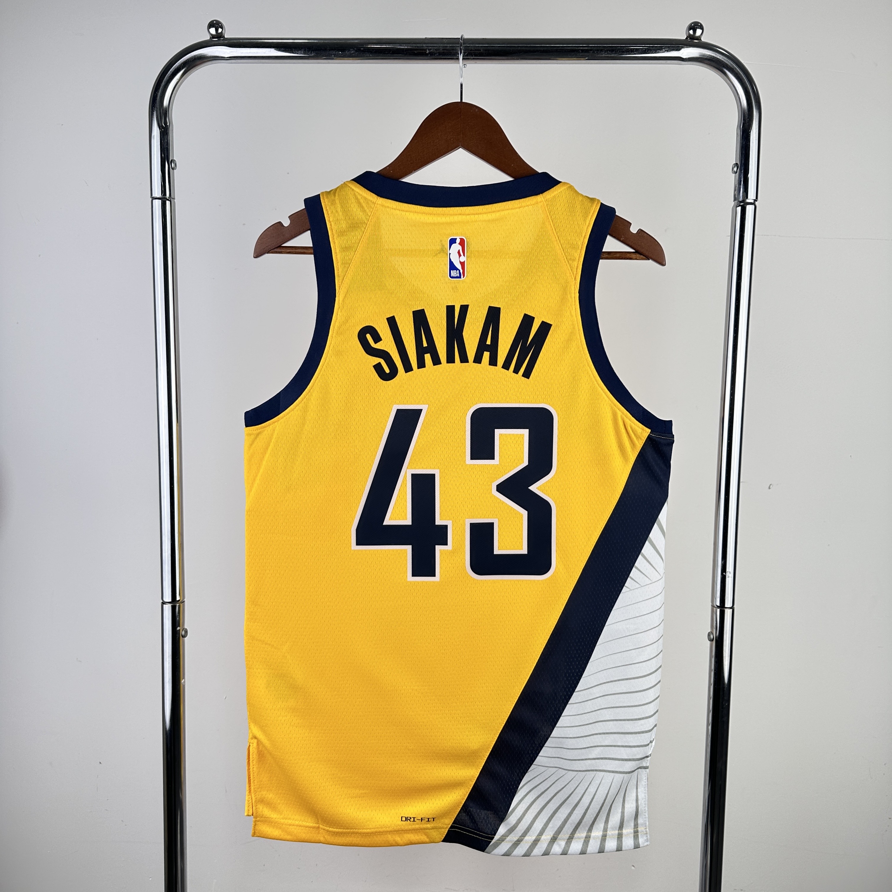 23 Season Indiana Pacers Flyer Version  No.43 SIAKAM