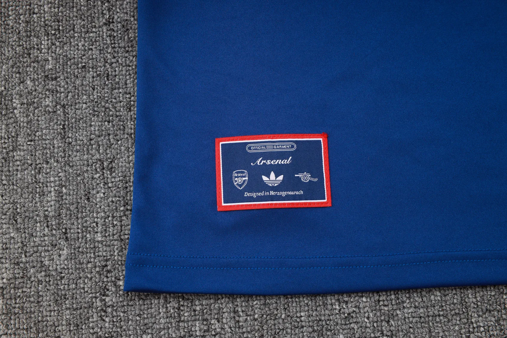 Arsenal Sleeveless training suit D2516