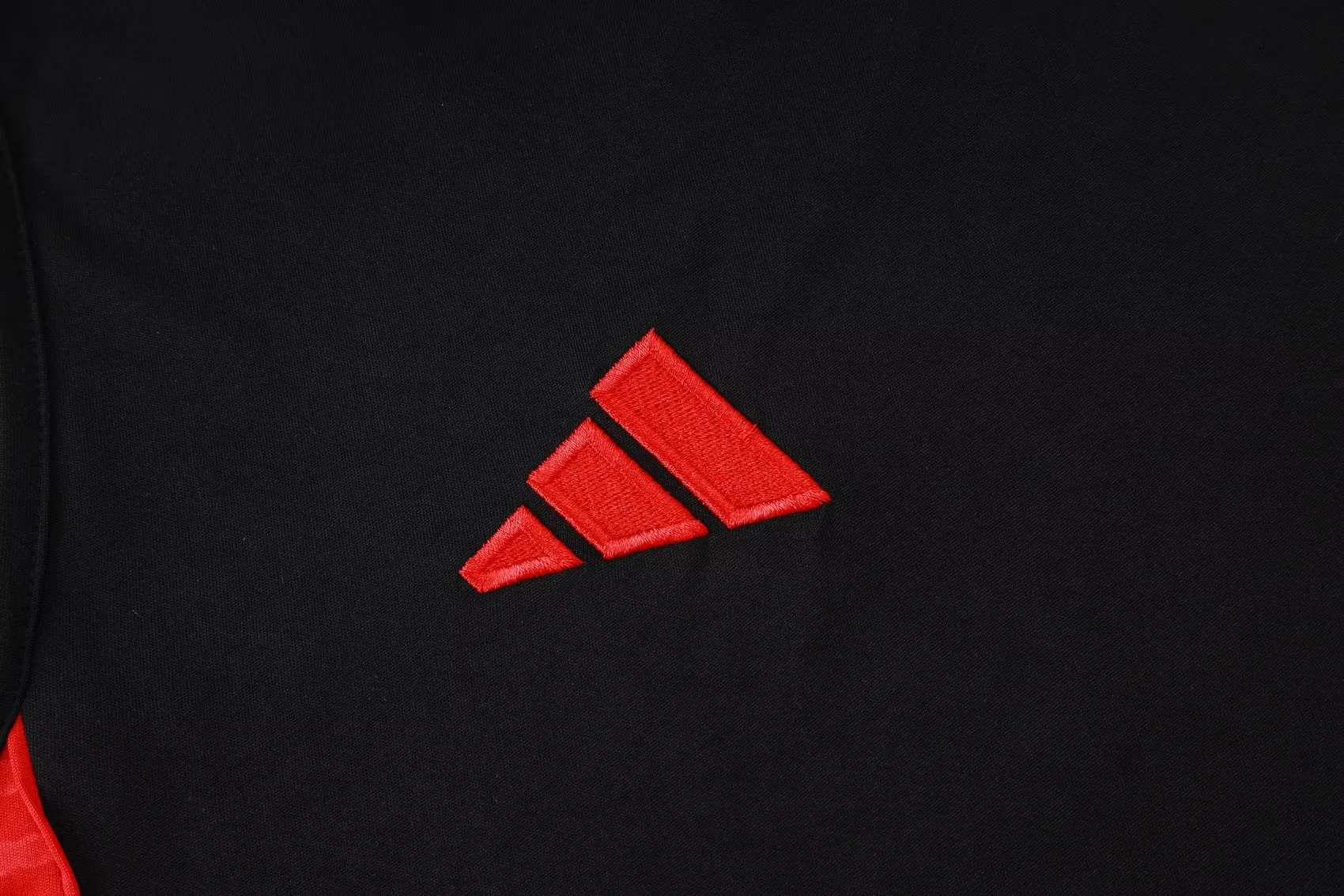 2526 Bayern Sleevesless Training Suit D2557