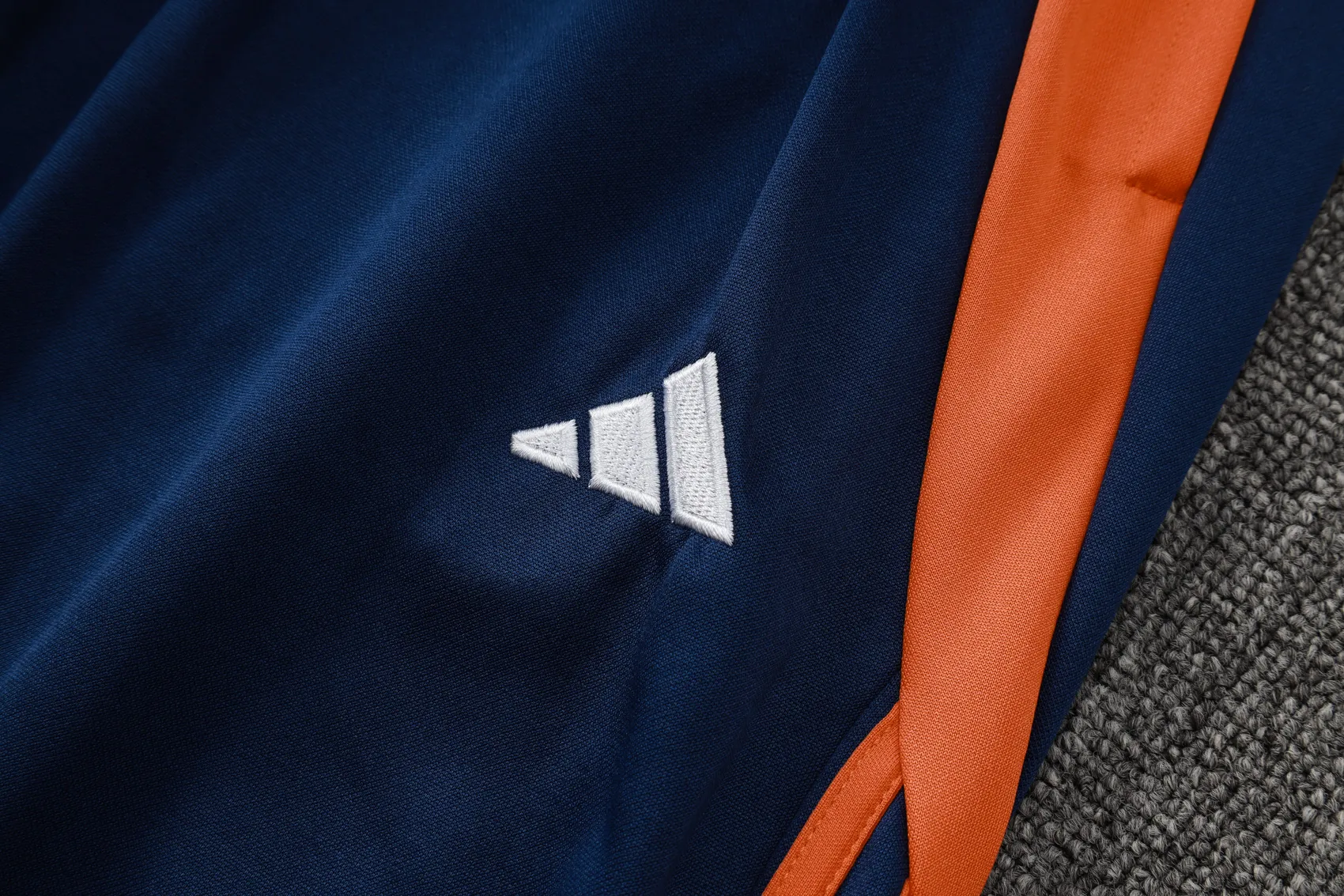 Adult/ Kids 2425 Manchester united half zipper hoodie Training suit F615