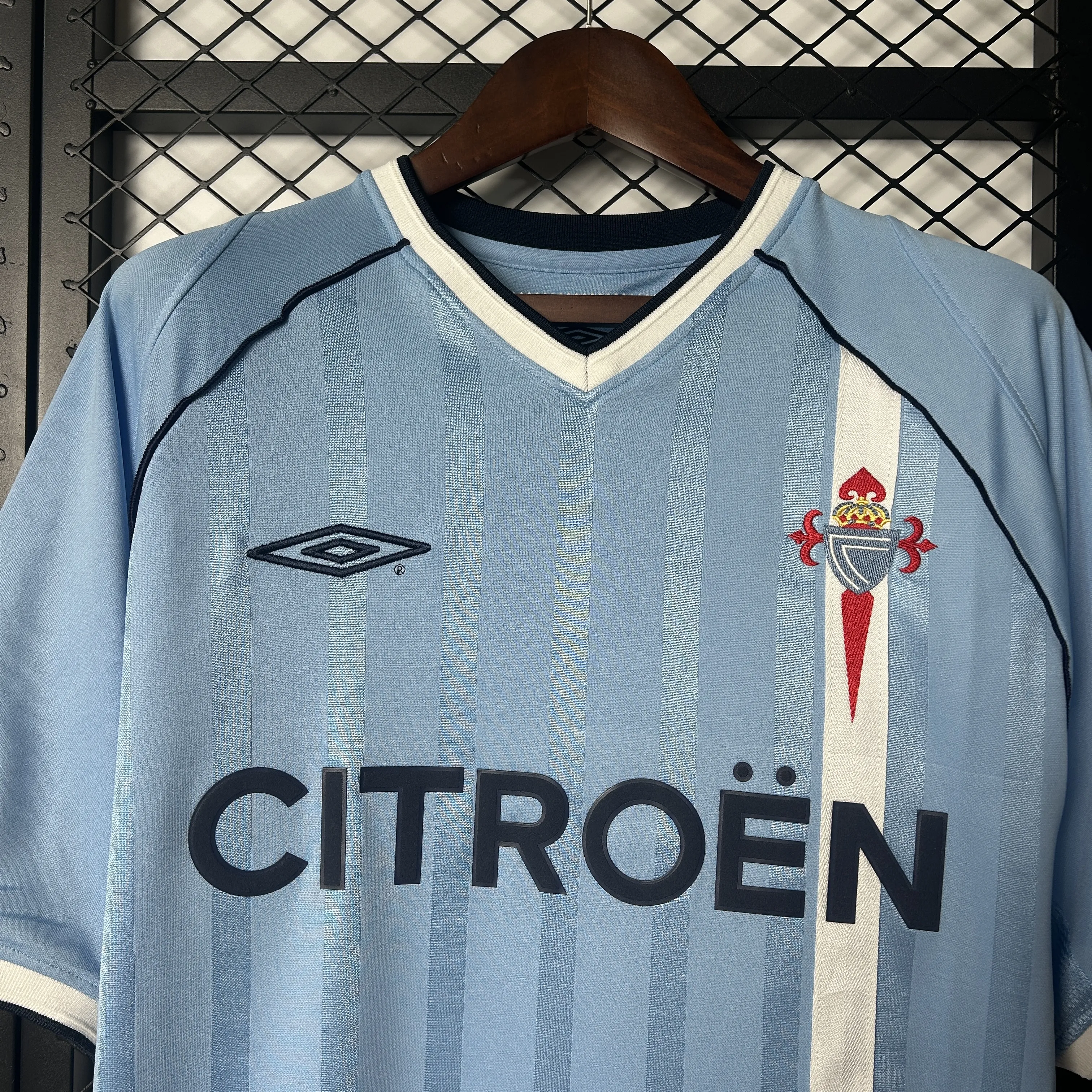 Retro Celta de Vigo 2001-02 Home kit