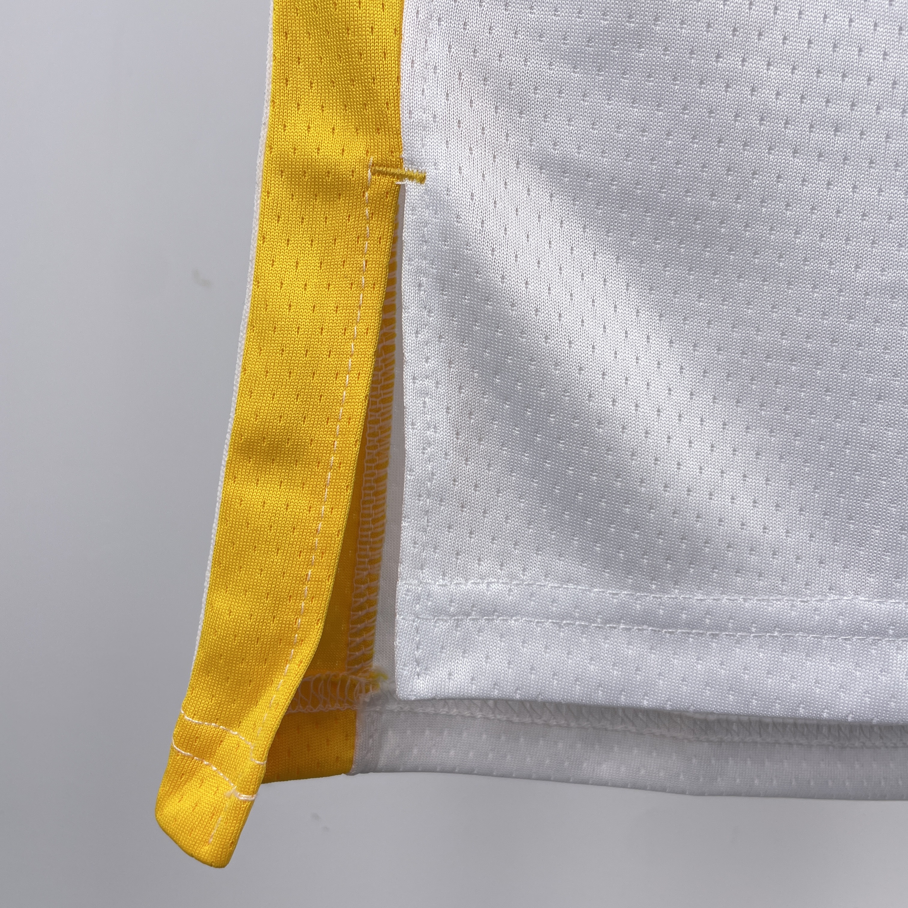 23 Season Warriors V-neck White No.23 Green