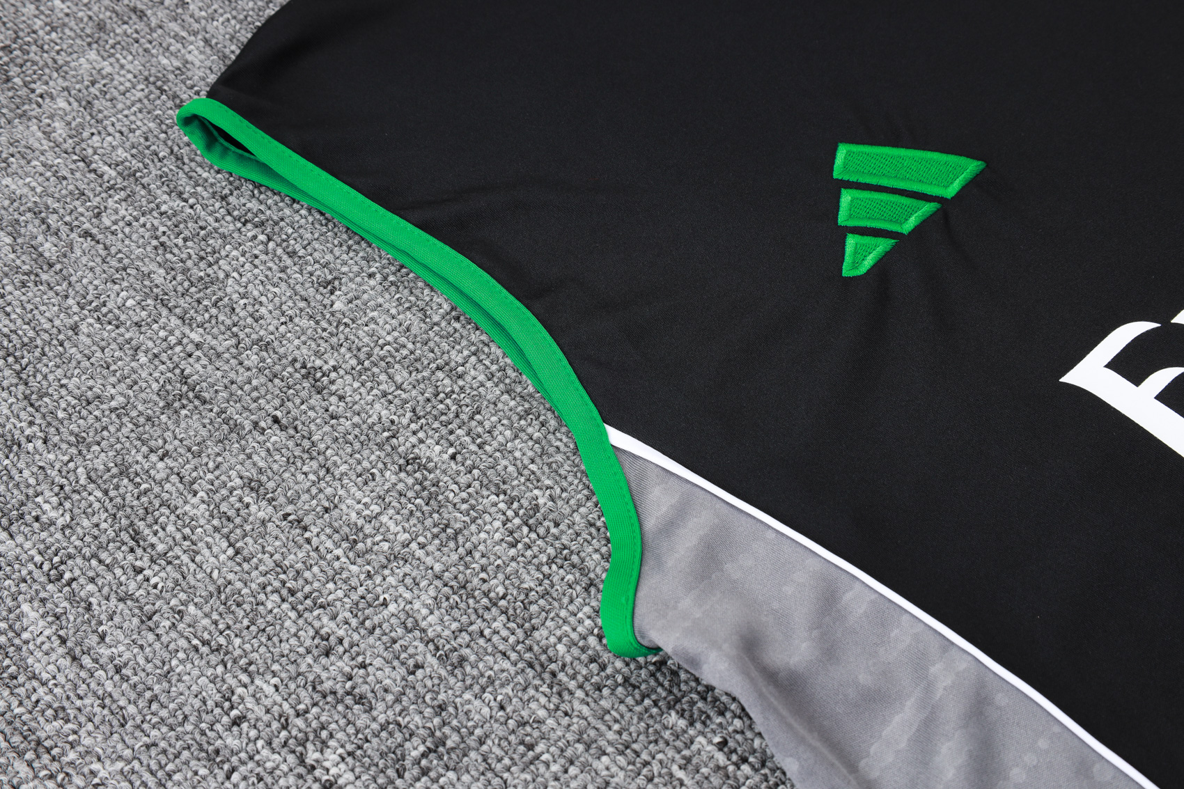 Arsenαl 2526  Sleeveless training suit D2552