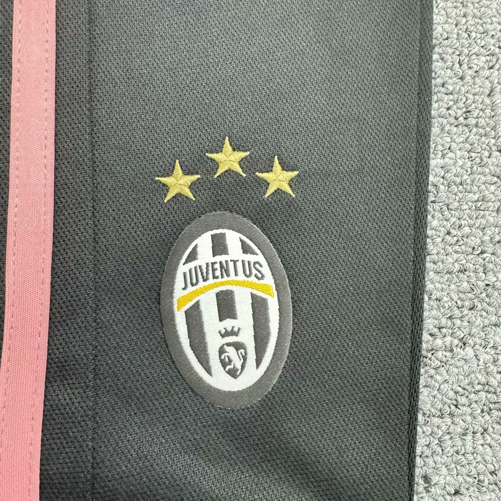 Kids Retro Juventus 15/16 Away Kit 16-28