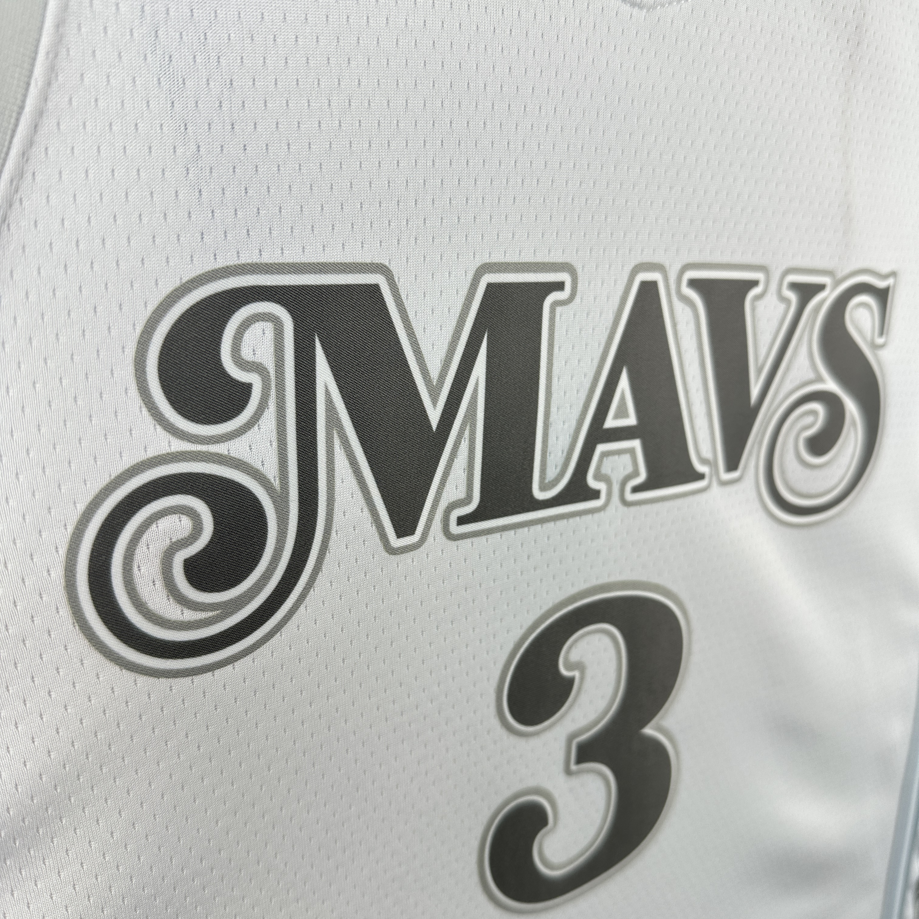 25 Season Dallas Mavericks City Edition  #3
