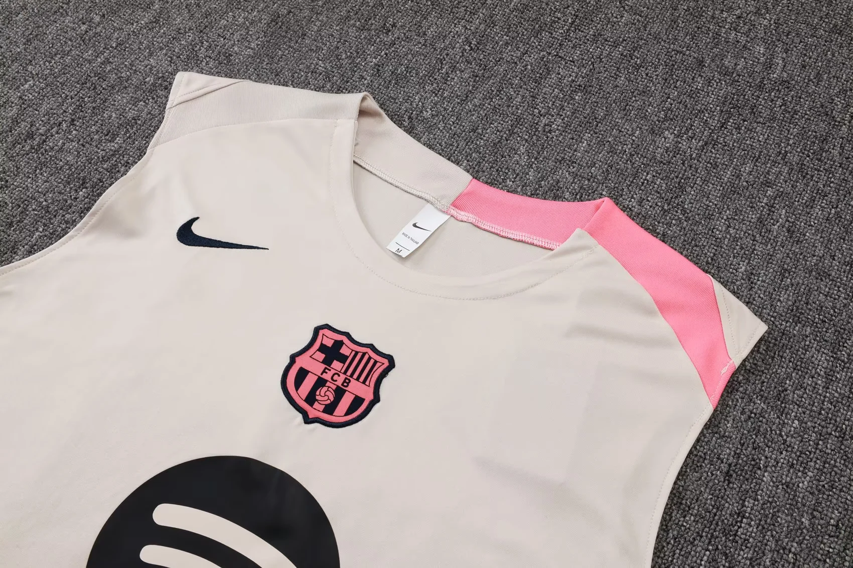 2526 Barcelona Sleevesless Training Suit D2554