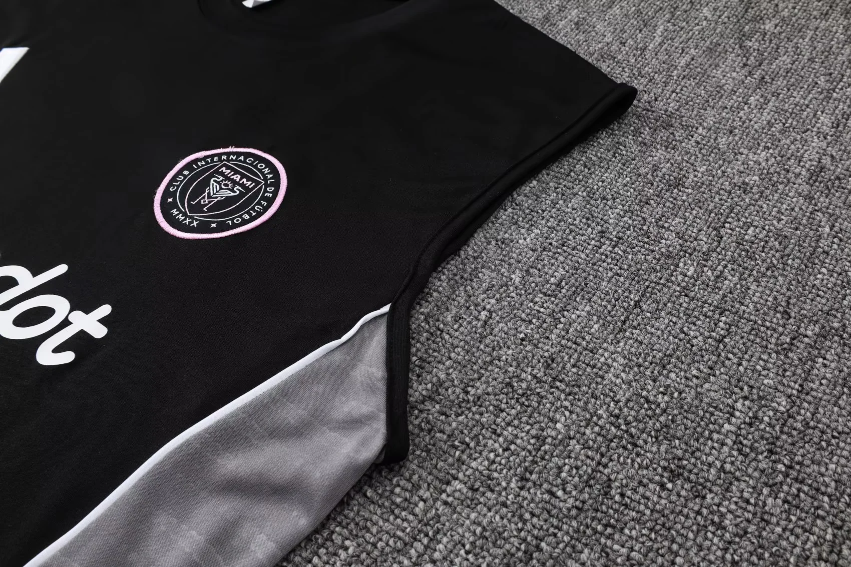 2526 Inter Miami Sleevesless Training Suit D2555