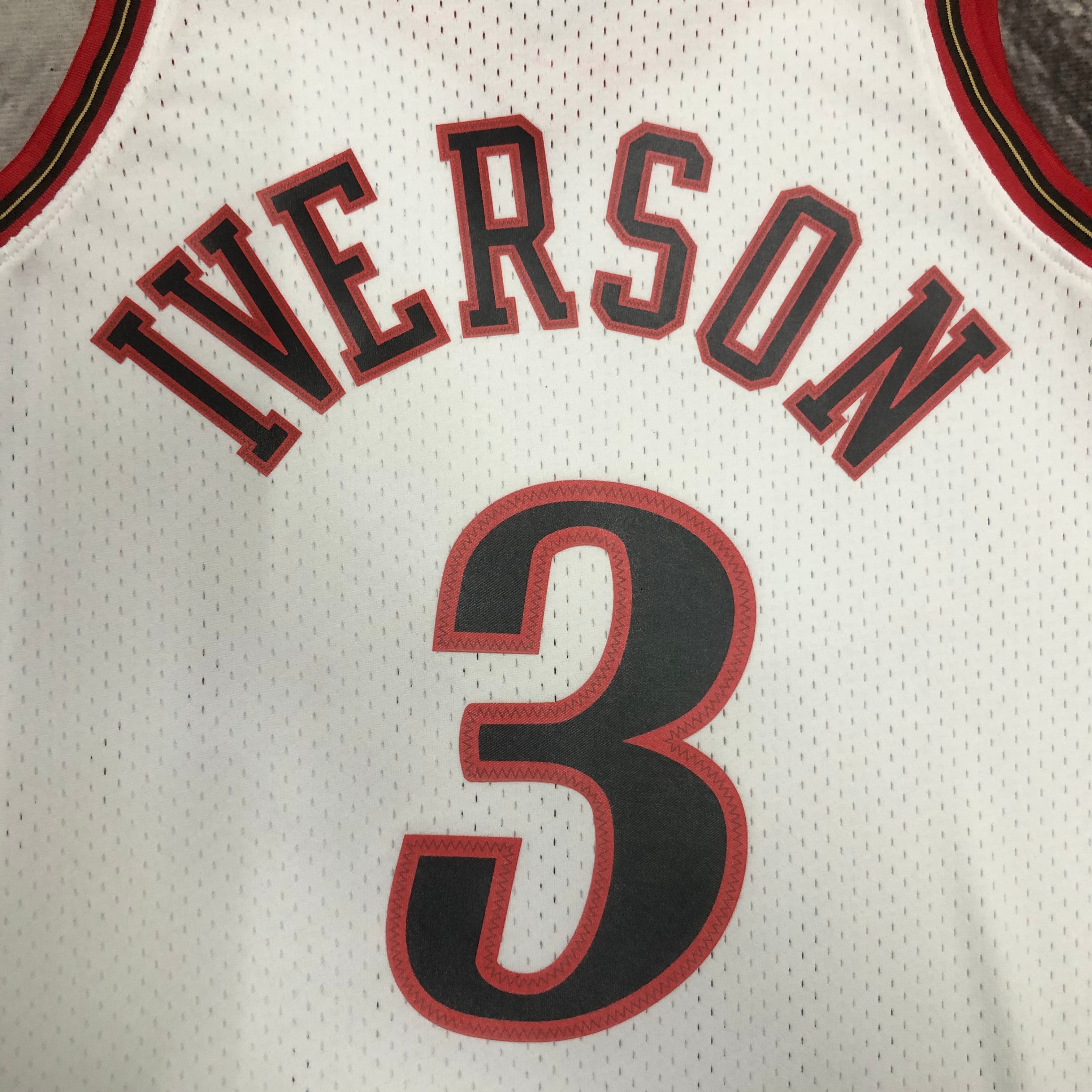 MN Heat Pressed Retro : Philadelphia 76ers 1998 White #3