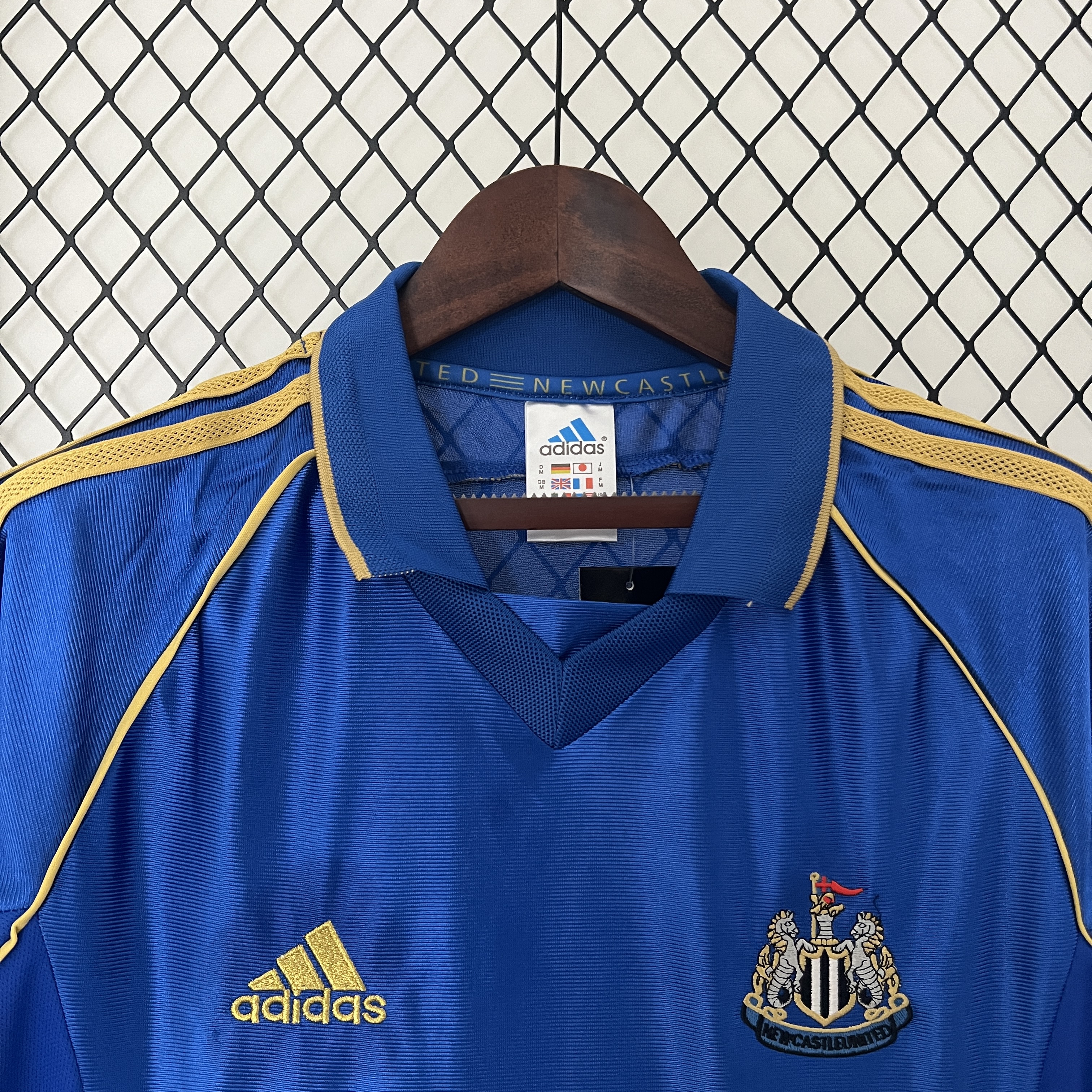 Retro Newcastle 1998/99 Away