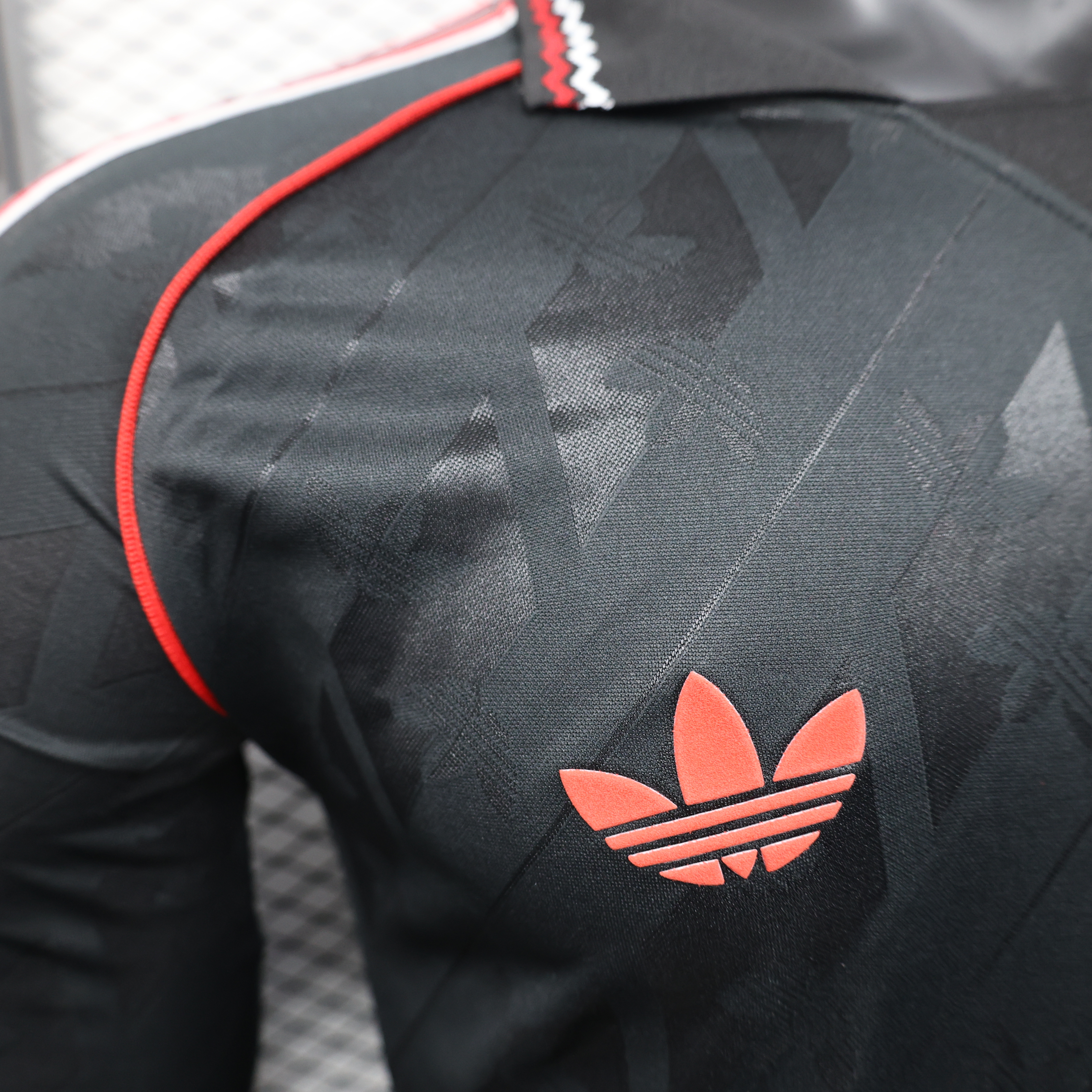 Retro Manchester United Black Long Sleeves S-XXL