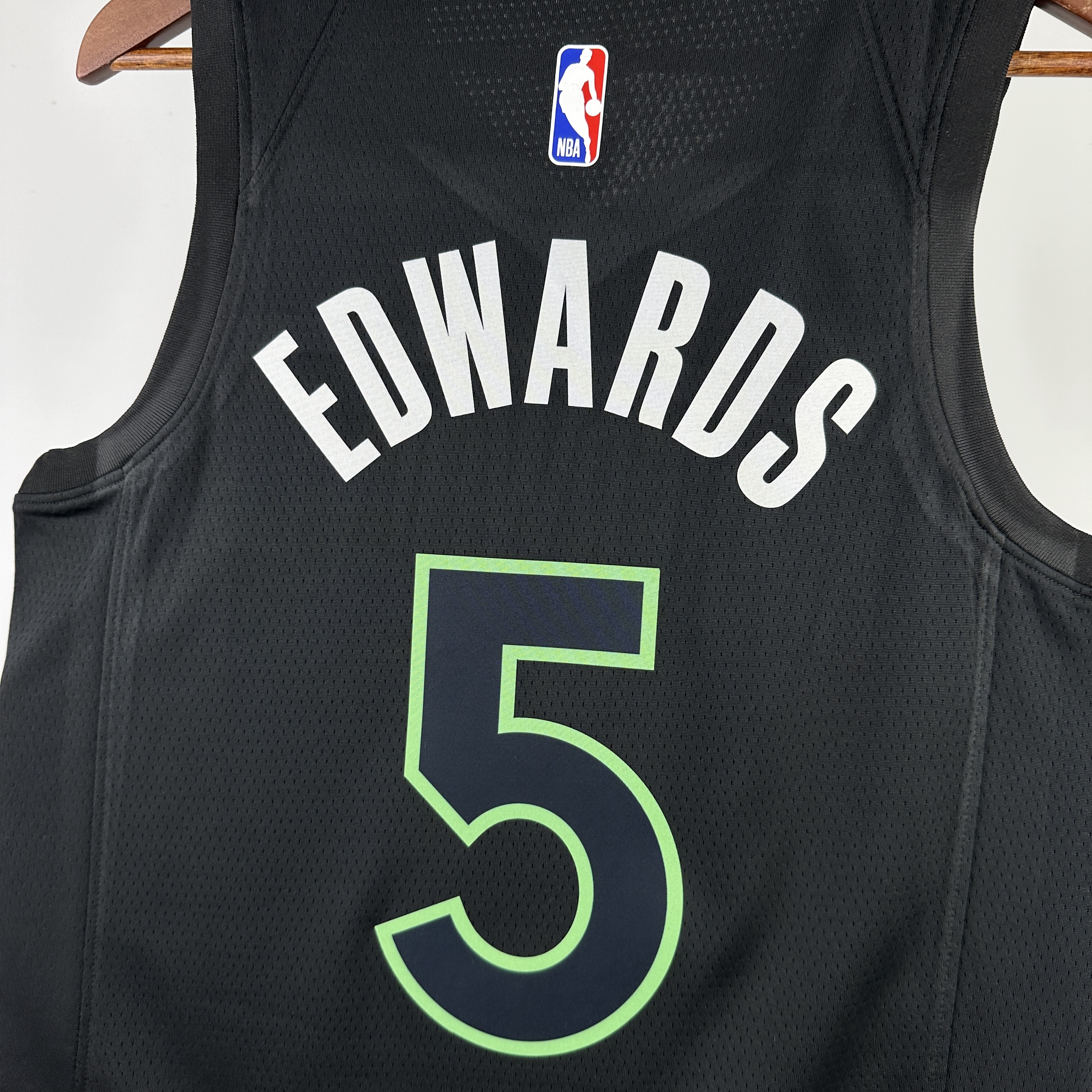 23 SEASON MINNESOTA TIMBERWOLVES FLYER  NO.5 EDWARDS