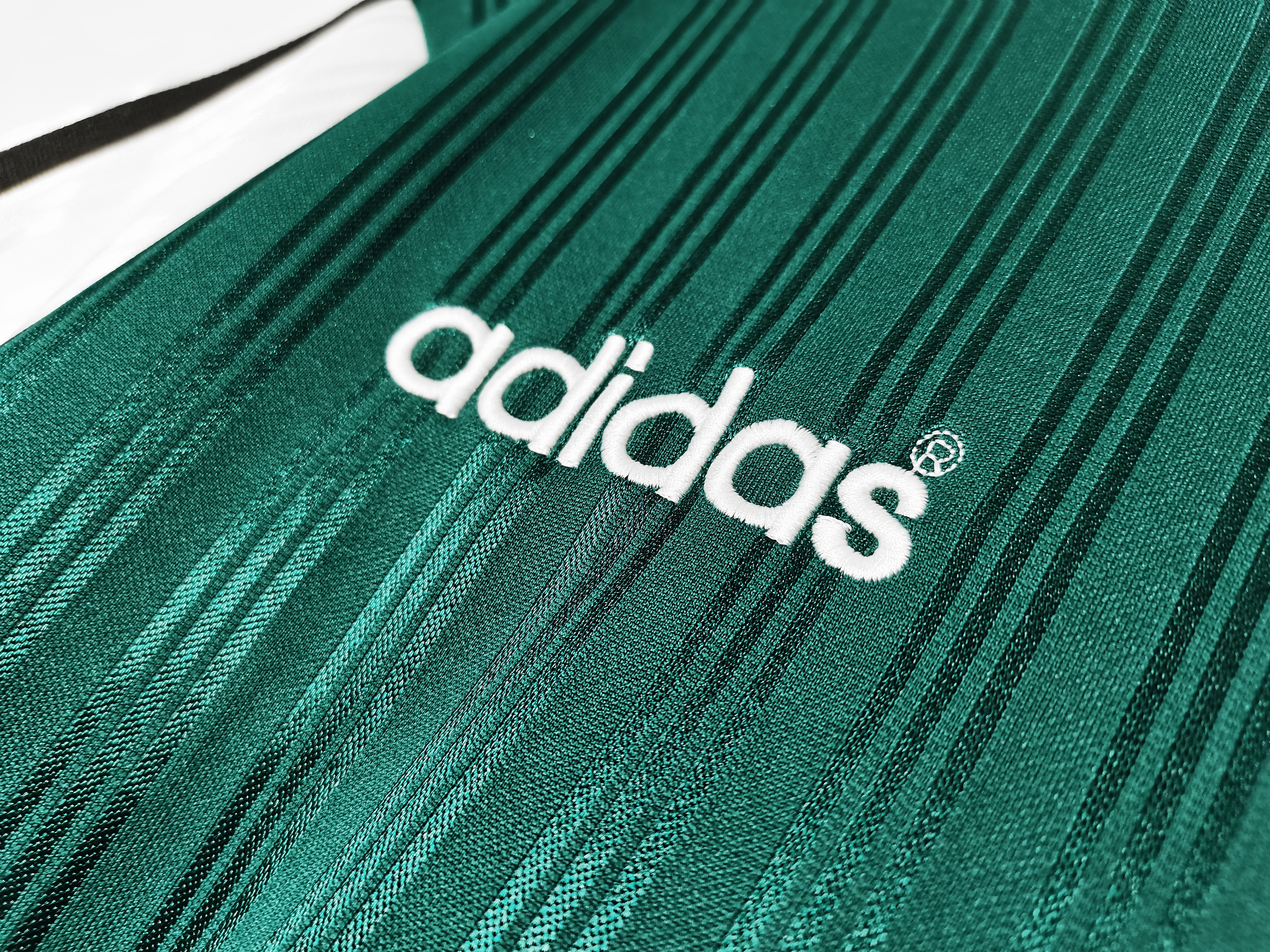 Retro LVP 1995-96 Away