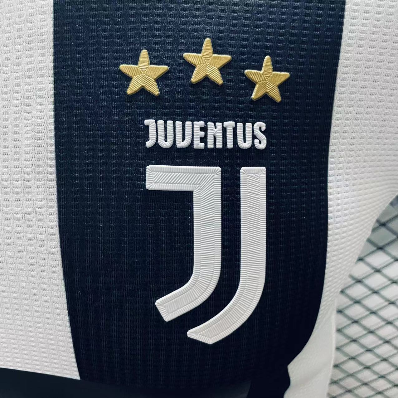Player Version  Juventus 18/19 Home