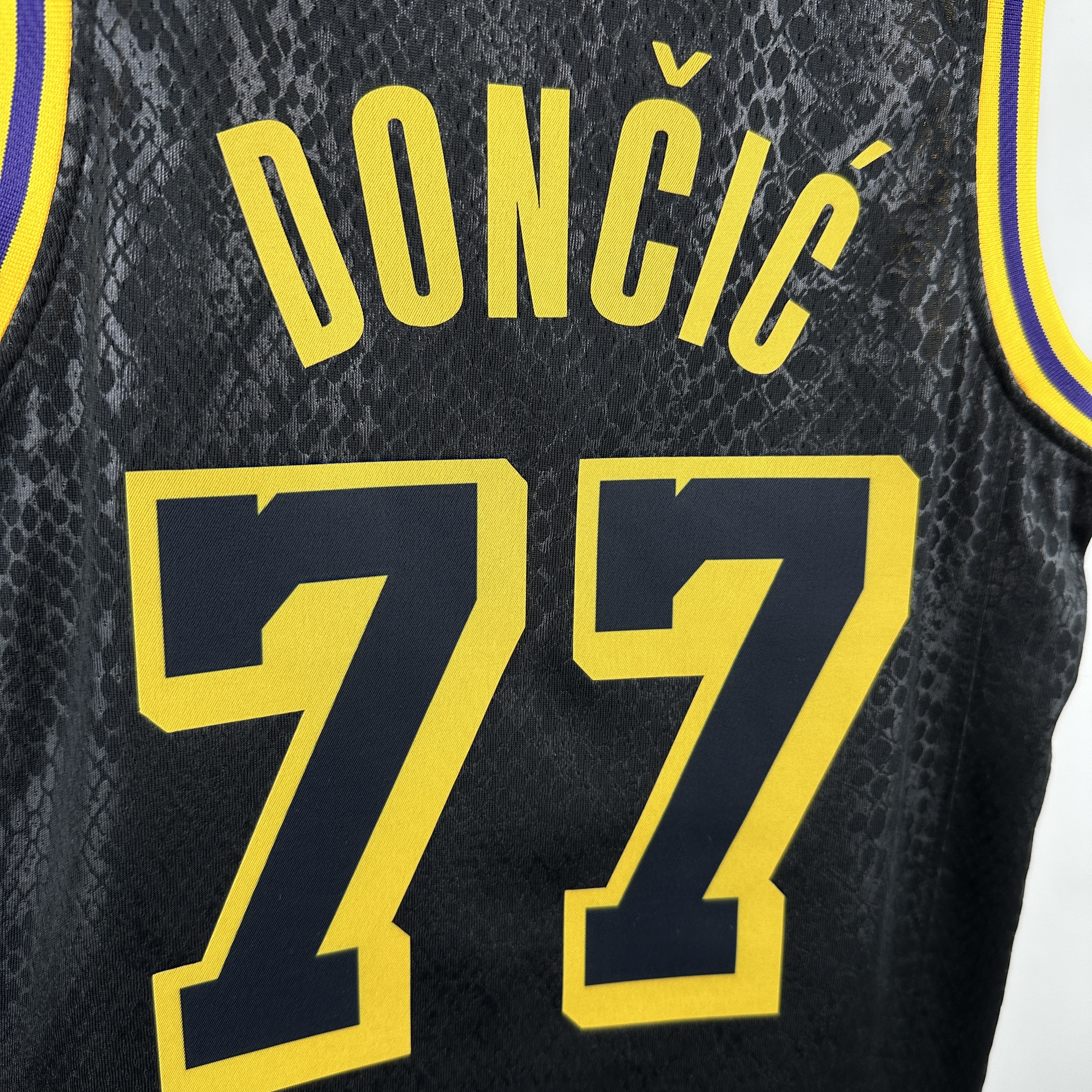 Kids Lakers No.77 Dončić