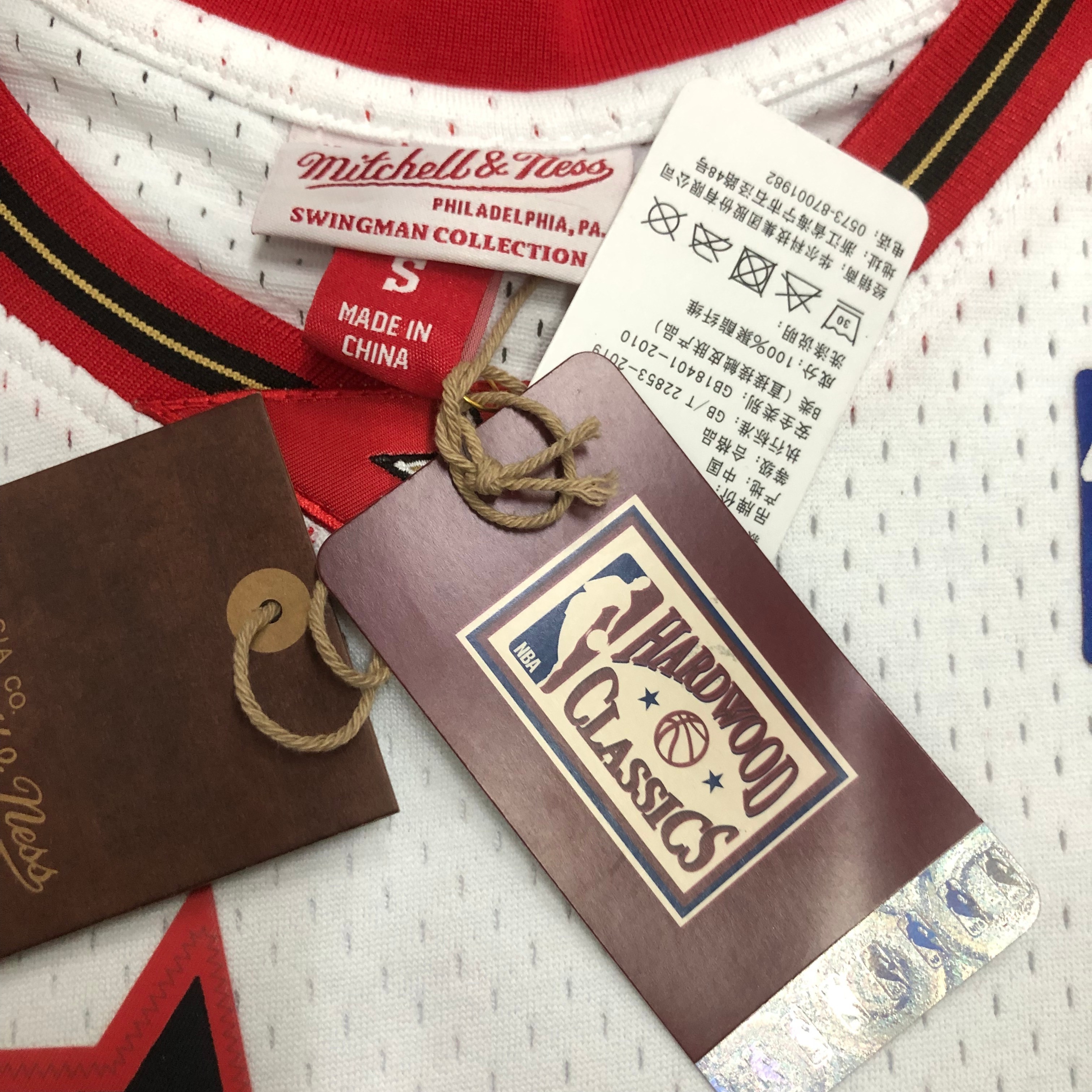 MN Heat Pressed Retro : Philadelphia 76ers 1998 White #3