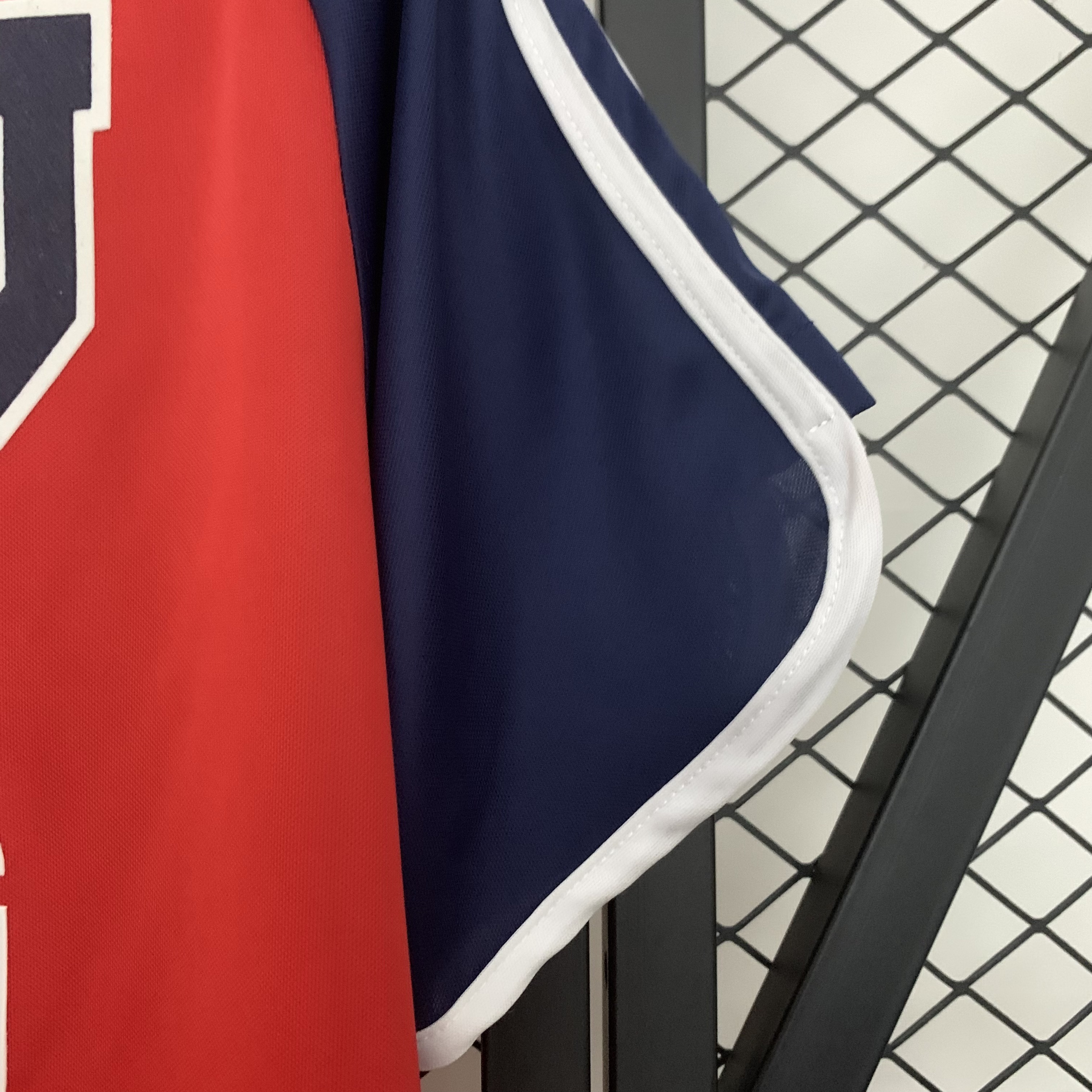 Club Universidad de Chile 2001/02 Away