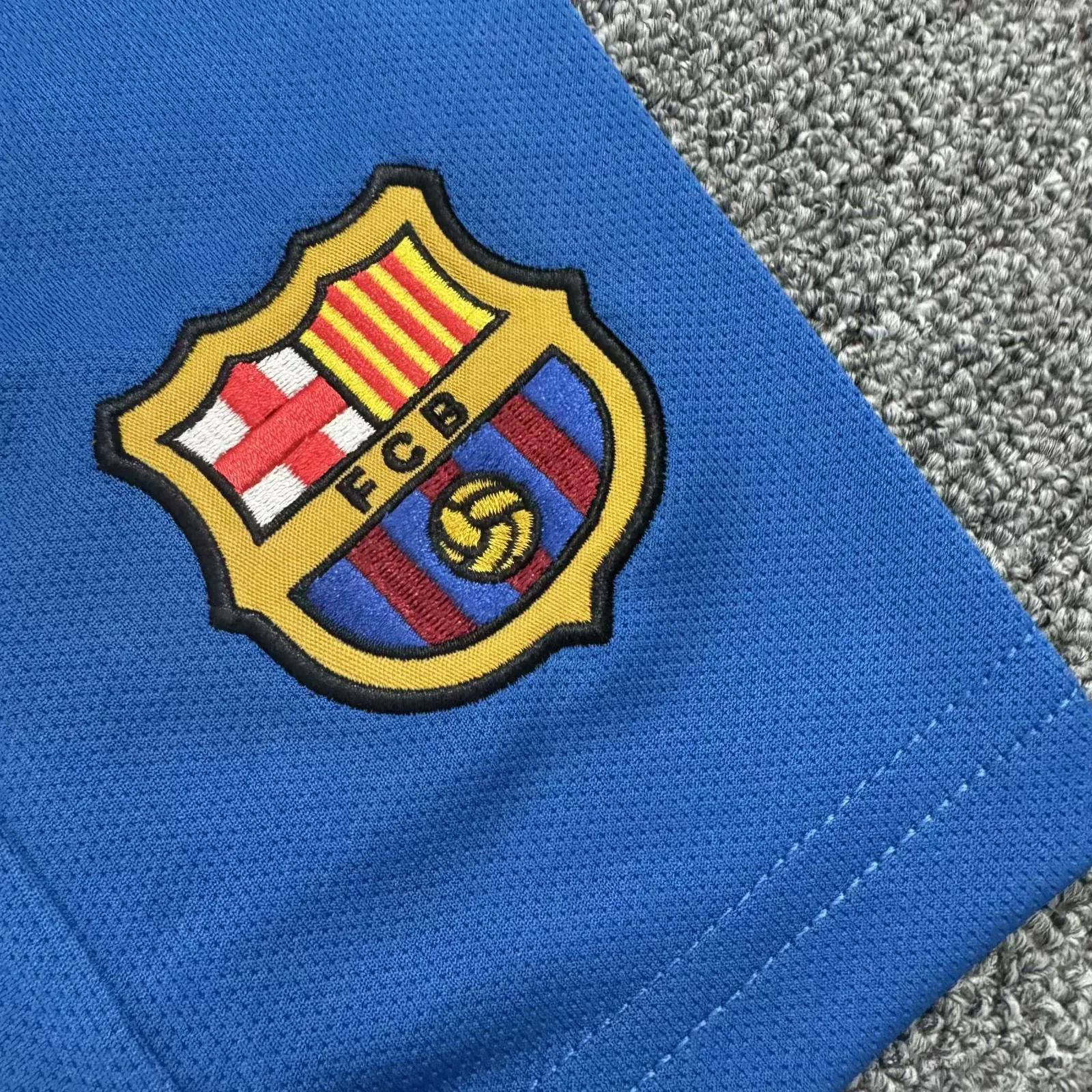 Kids Retro 04/05 Barcelona Home Kit 16-28