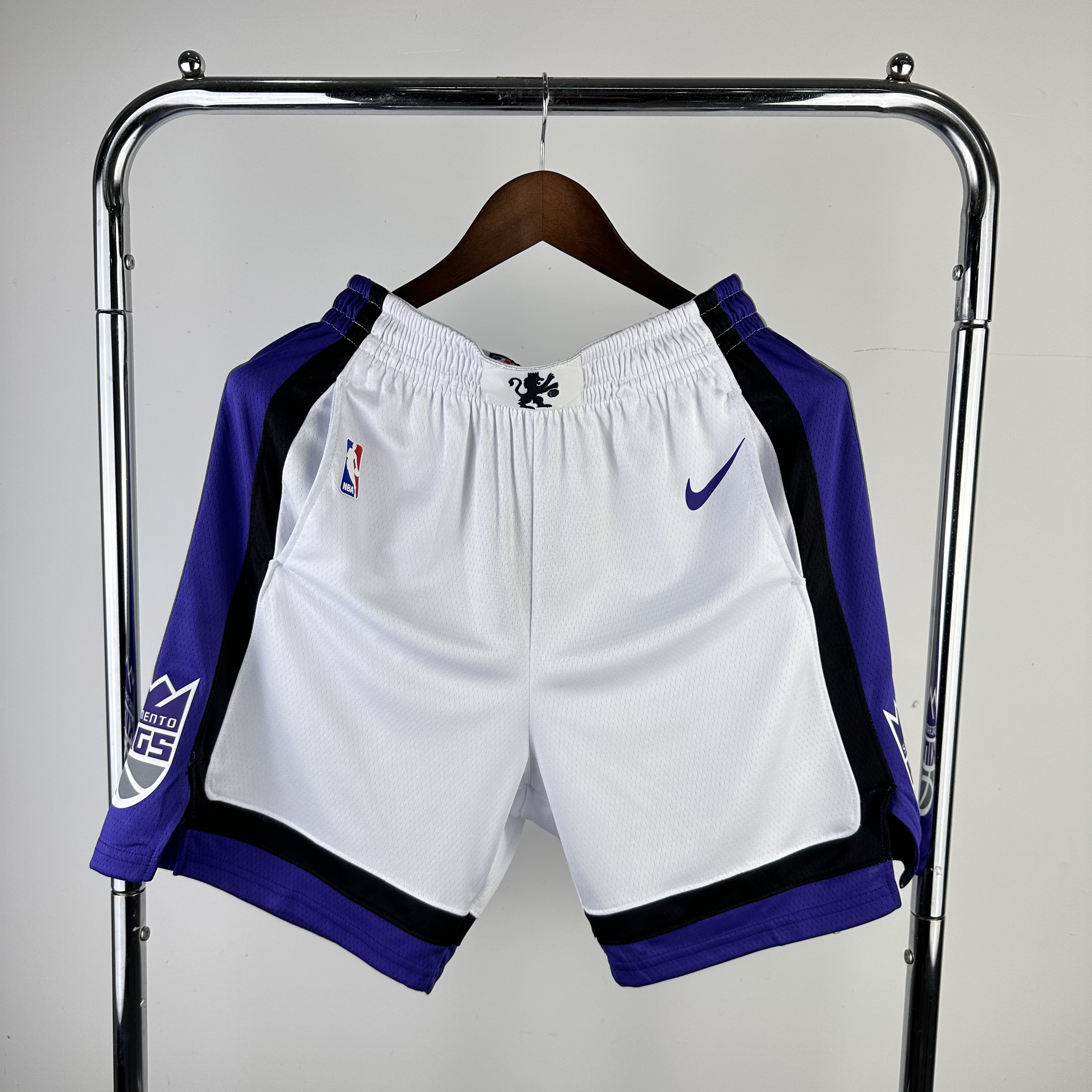 24 SEASON SACRAMENTO KINGS Home shorts
