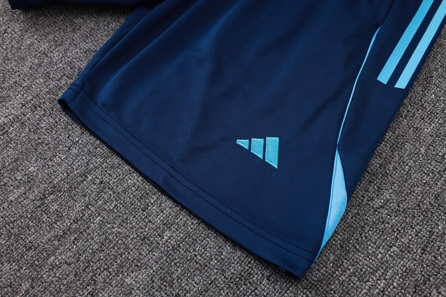 Arsenαl   Sleeveless training suit D2571