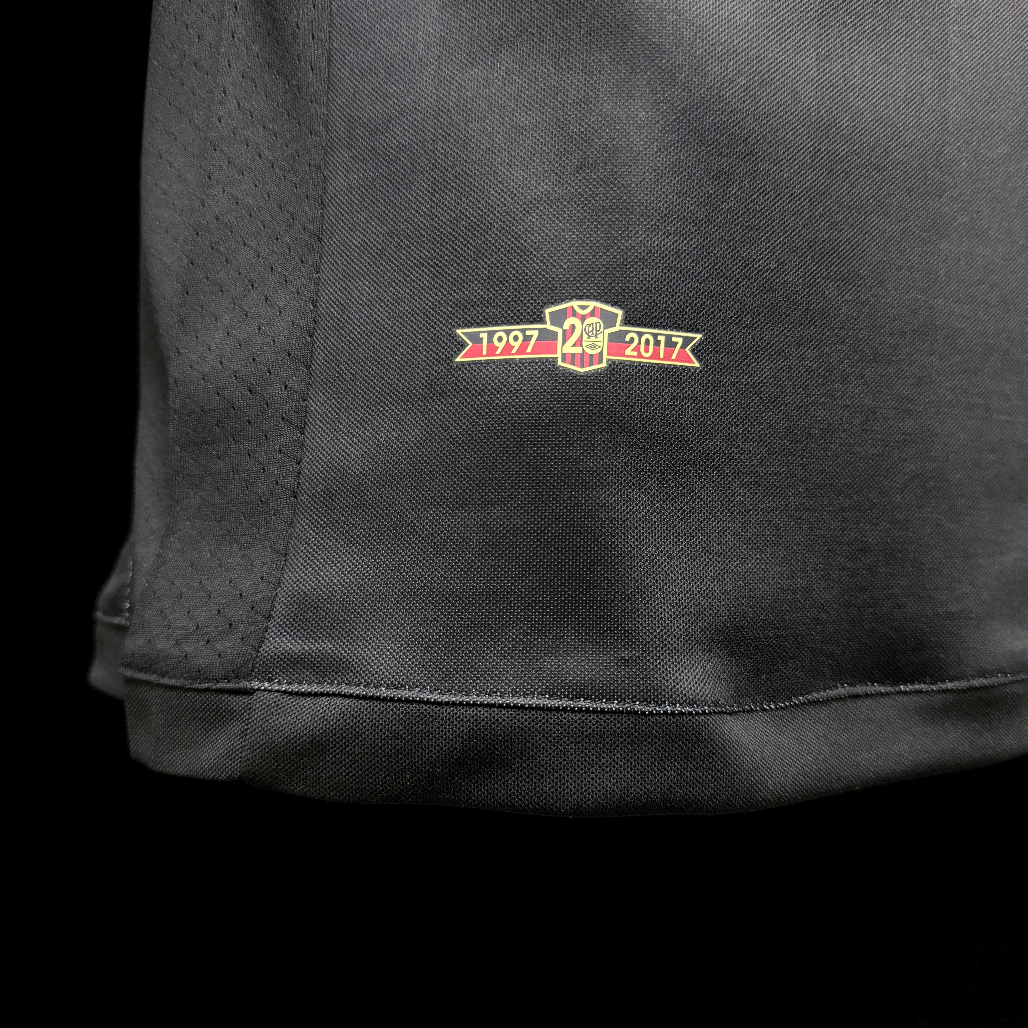 Retro  2018 Athletico Paranaense Home Masculino