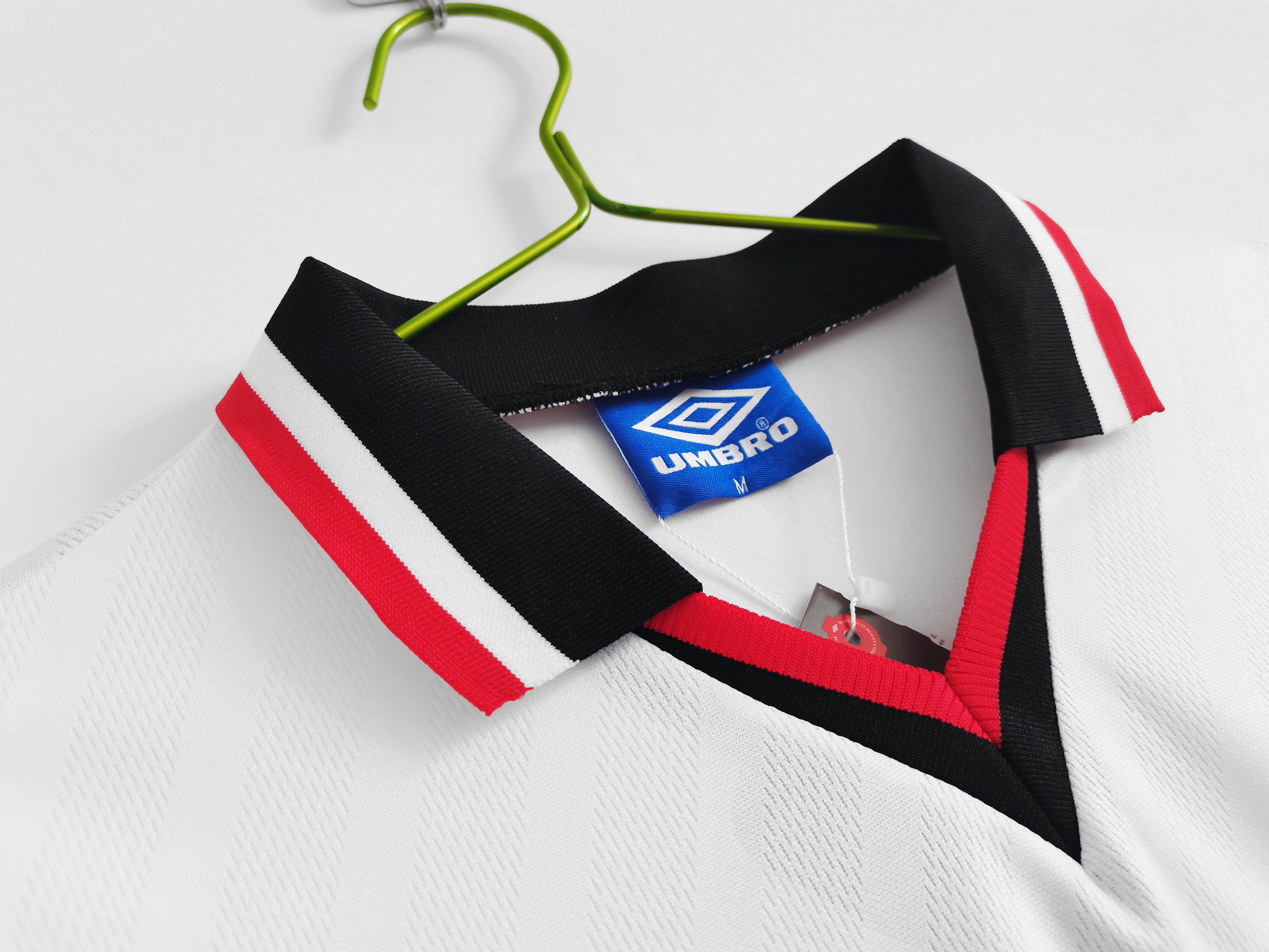 Retro Manchester United 96/97 Away