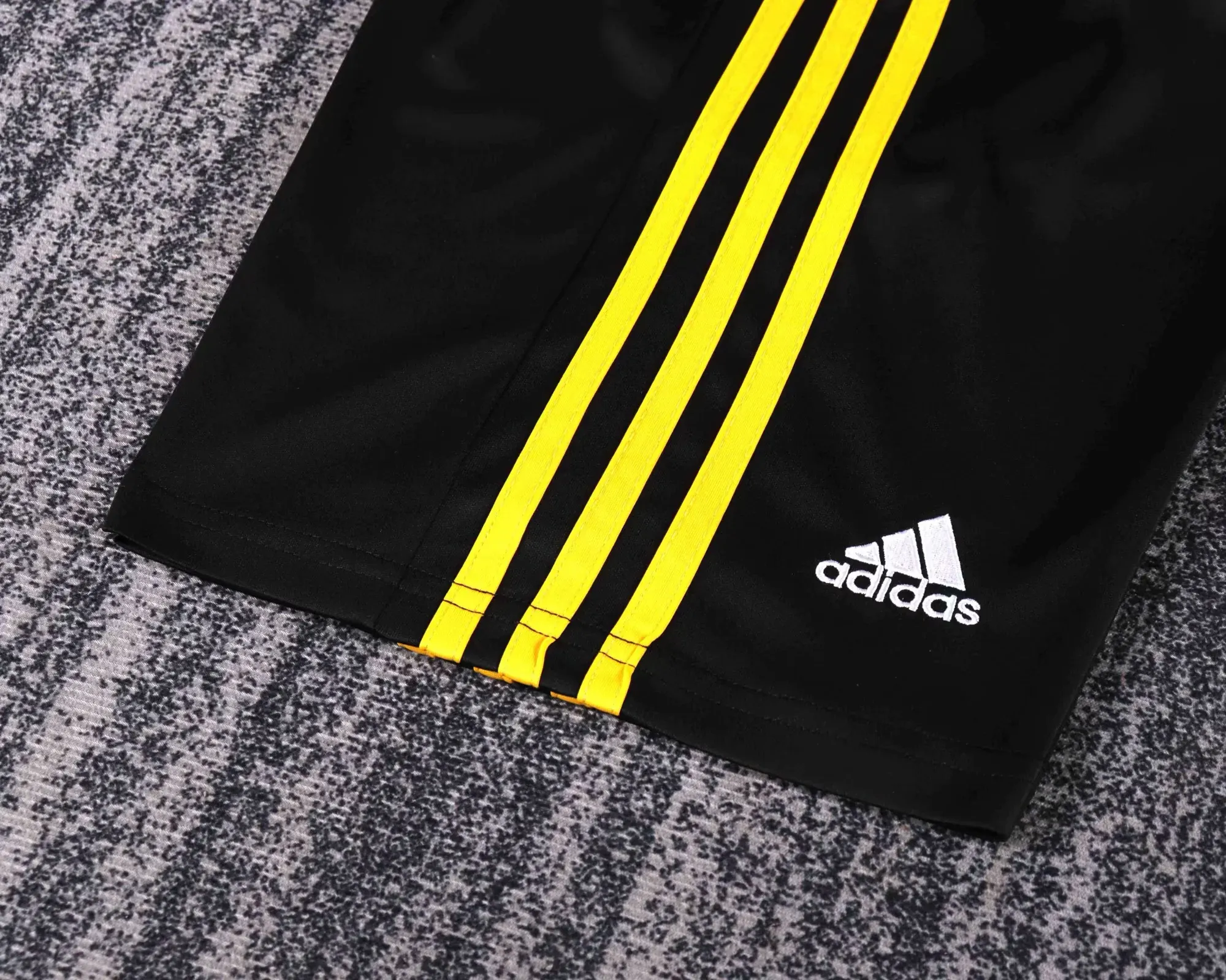 Kids Real Mαdrid 11/12 Goalkeeper Black Kit 16-28