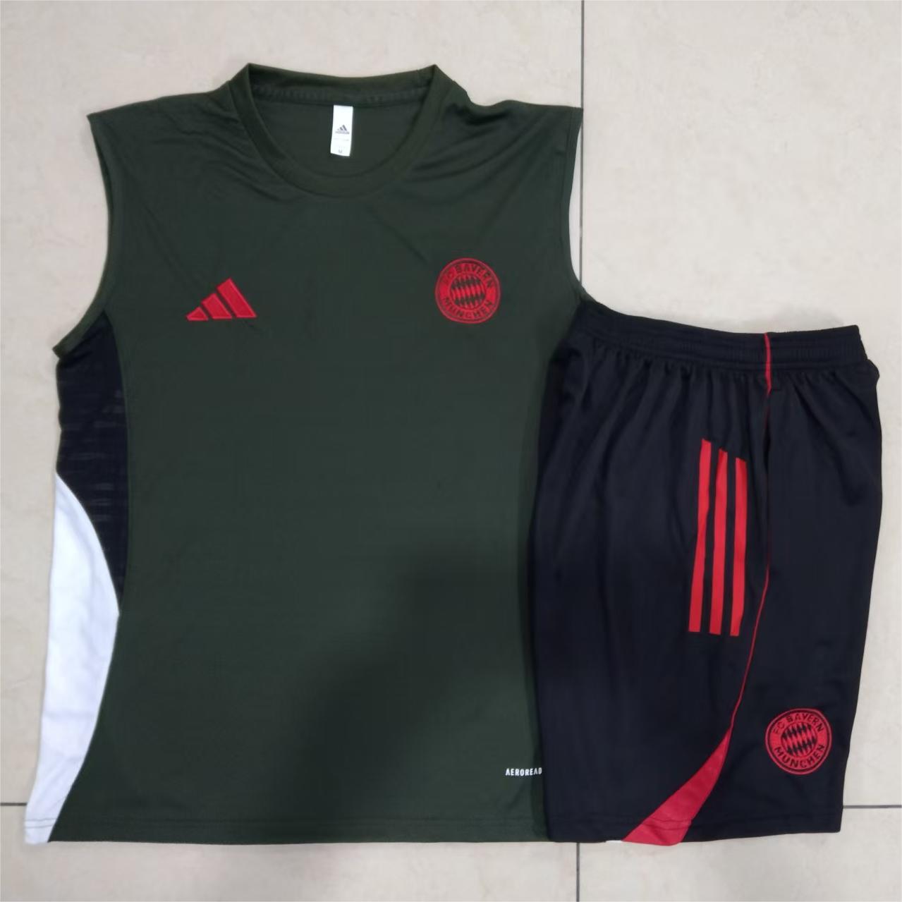 Bayern Sleevesless Training Suit D25111