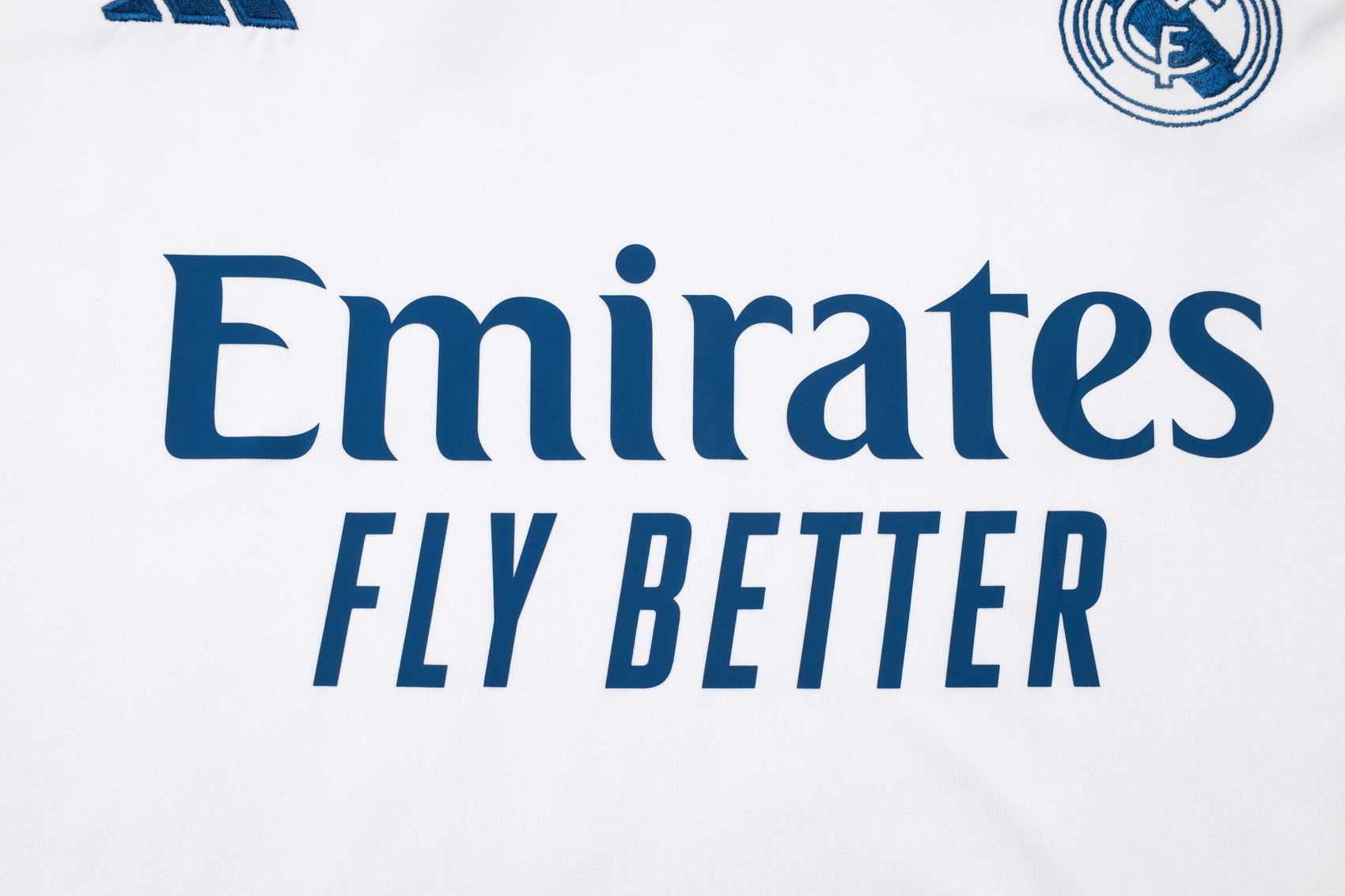 Real Mαdrid 2425 short sleeve white training shirt (with cropped trousers)