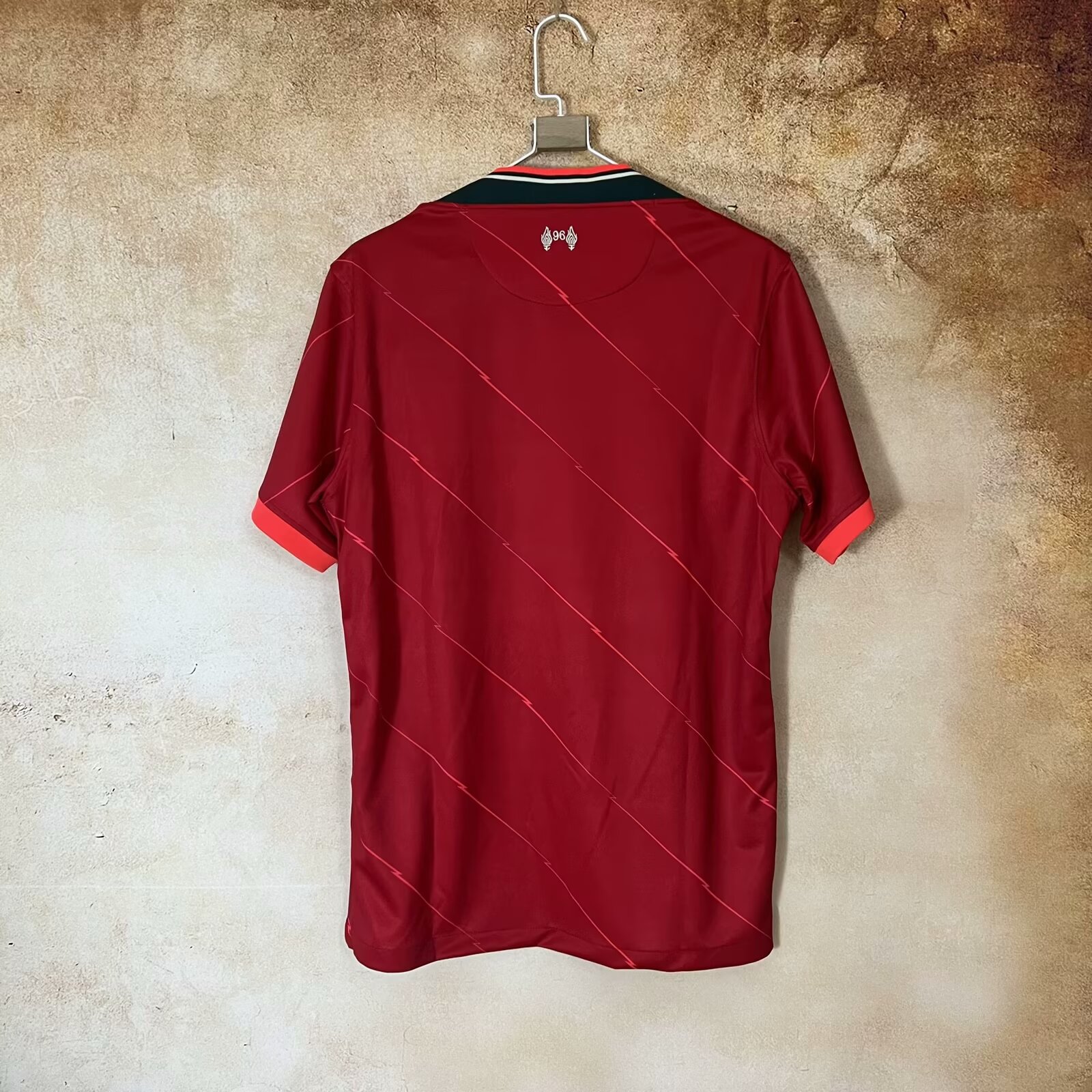 Retro LVP 2021-22 Home