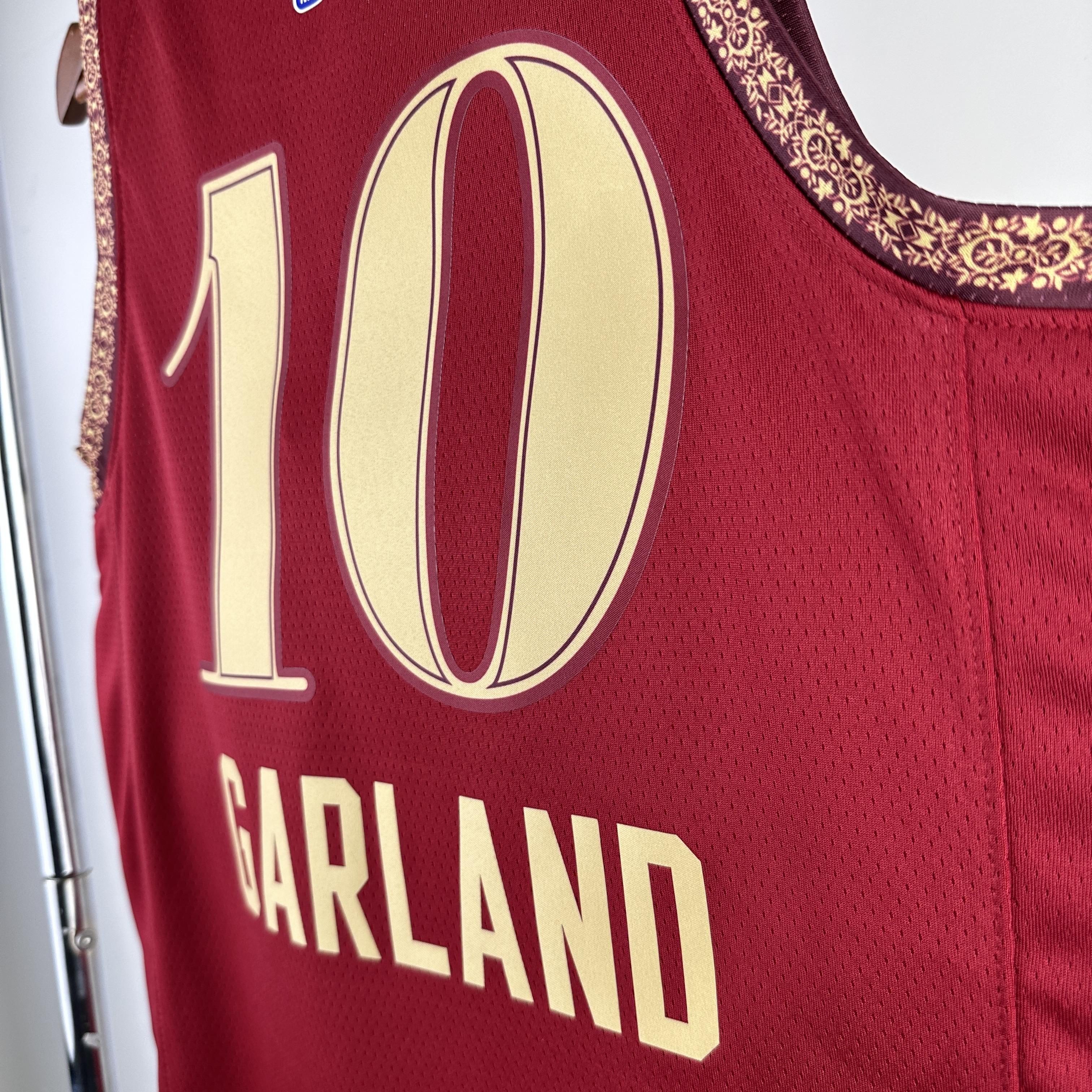 24 Seanson Cleveland Cavaliers City Edition  #10