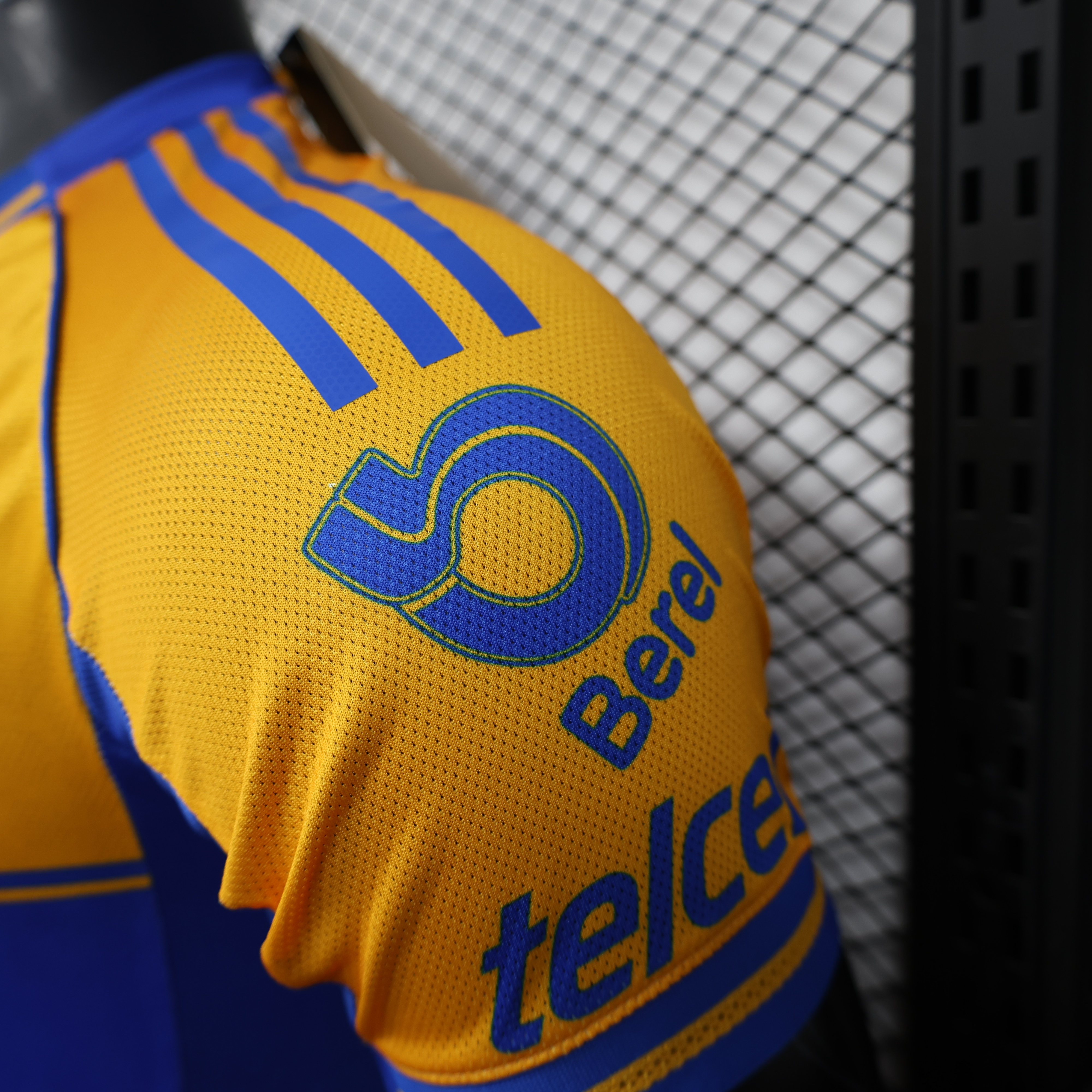 Player Version 25/26 Tigres Home  S-XXL