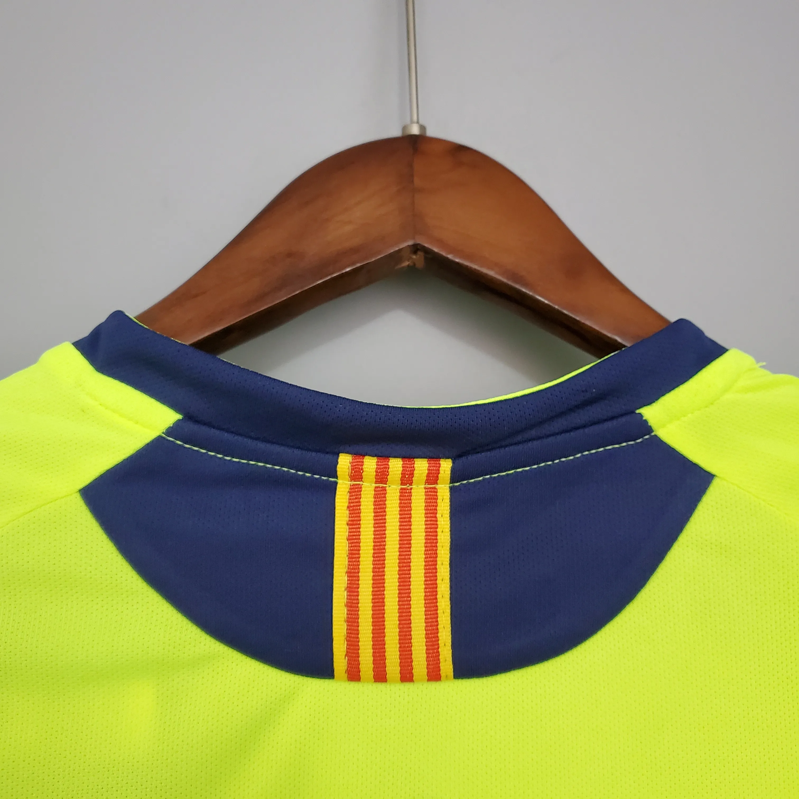 Retro 2005/06 Barcelona Away S-XXL