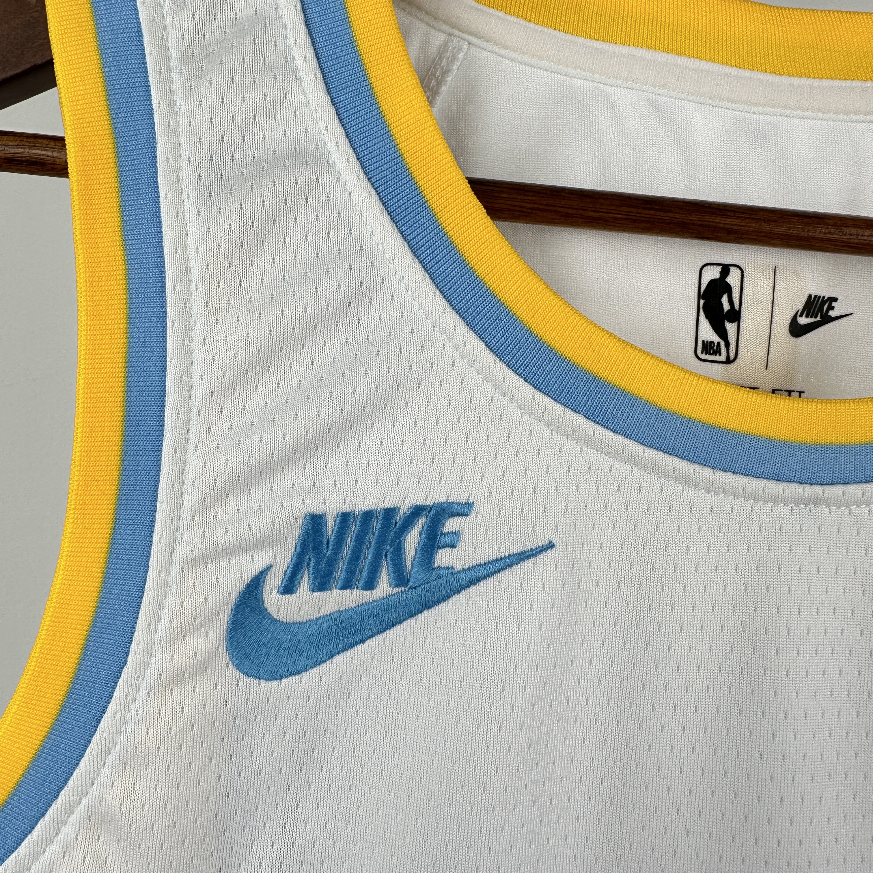 Retro Lakers White No.77 Dončić