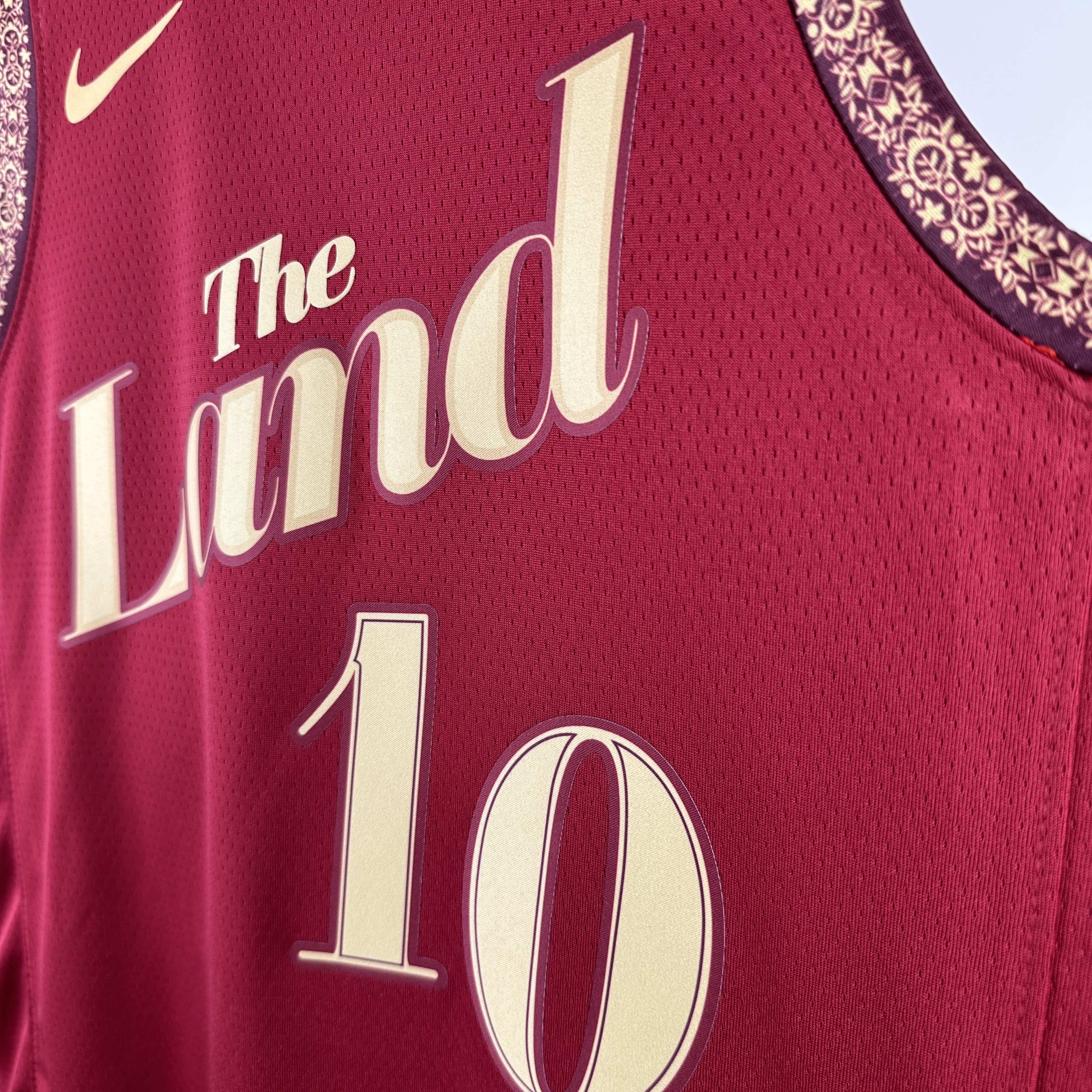 24 Seanson Cleveland Cavaliers City Edition  #10