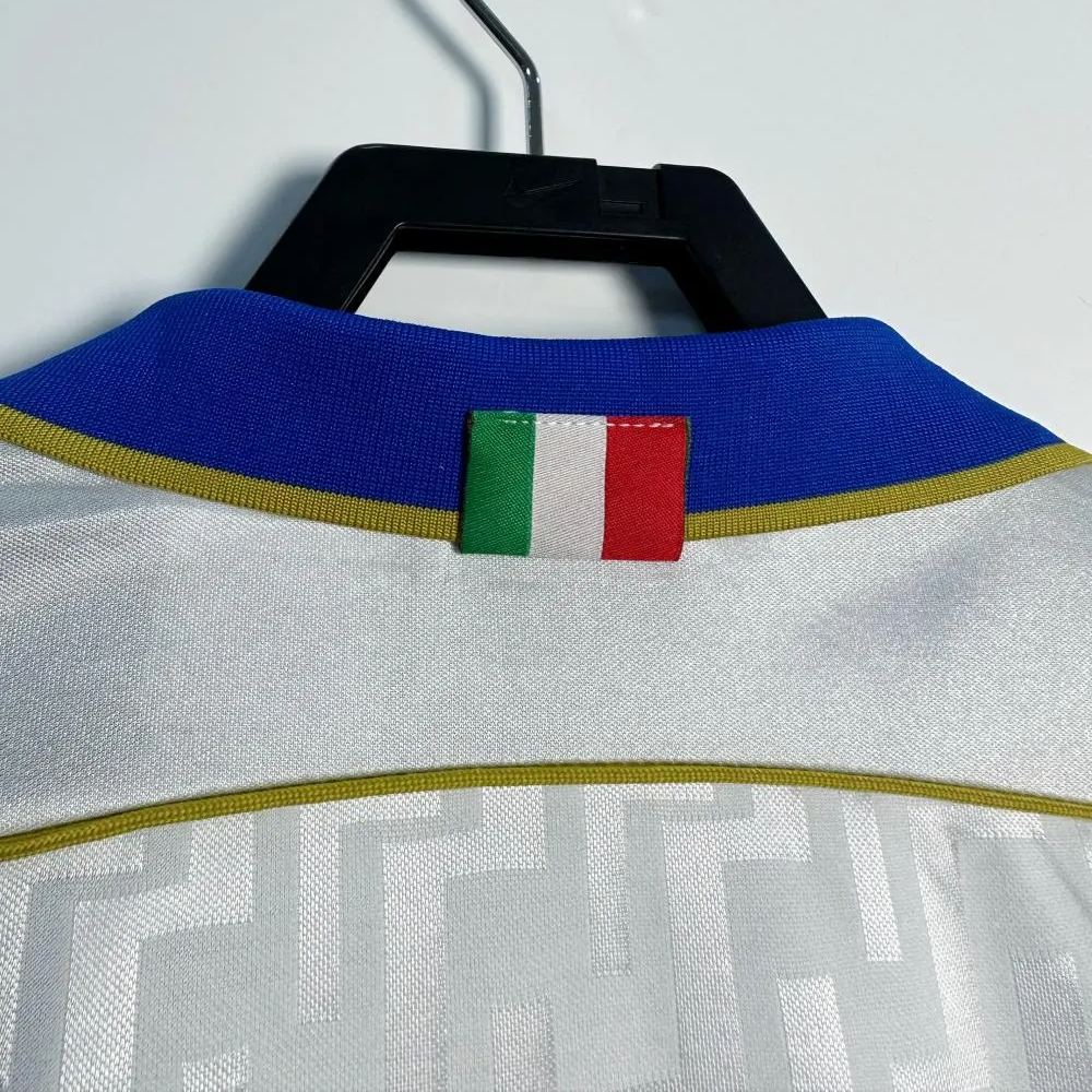 Retro Italy 1995 Away Kit S-XXL