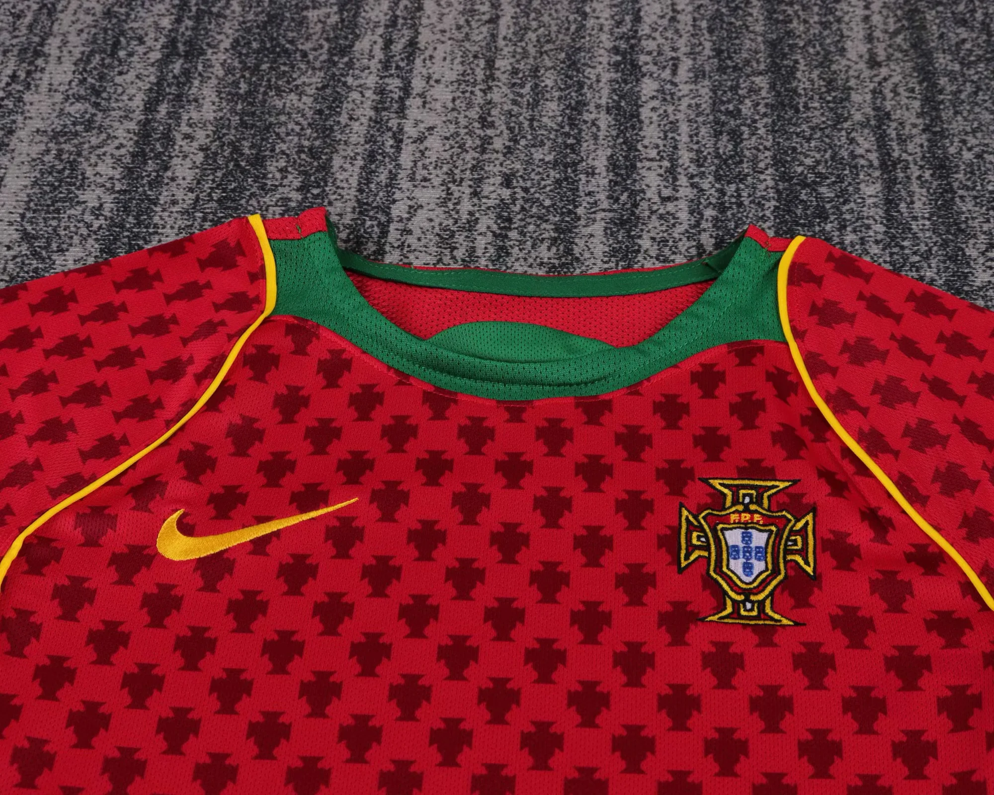 Kids Retro Kit Portugal 2004 Home