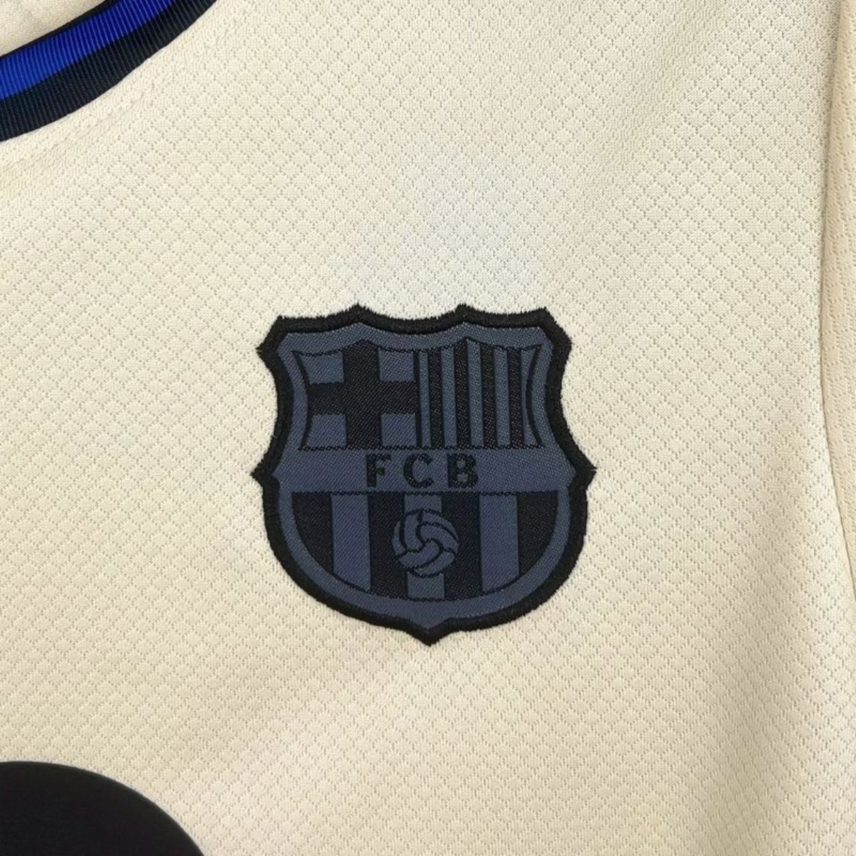 Kids Barcelona 25/26 Away Kit 16-28