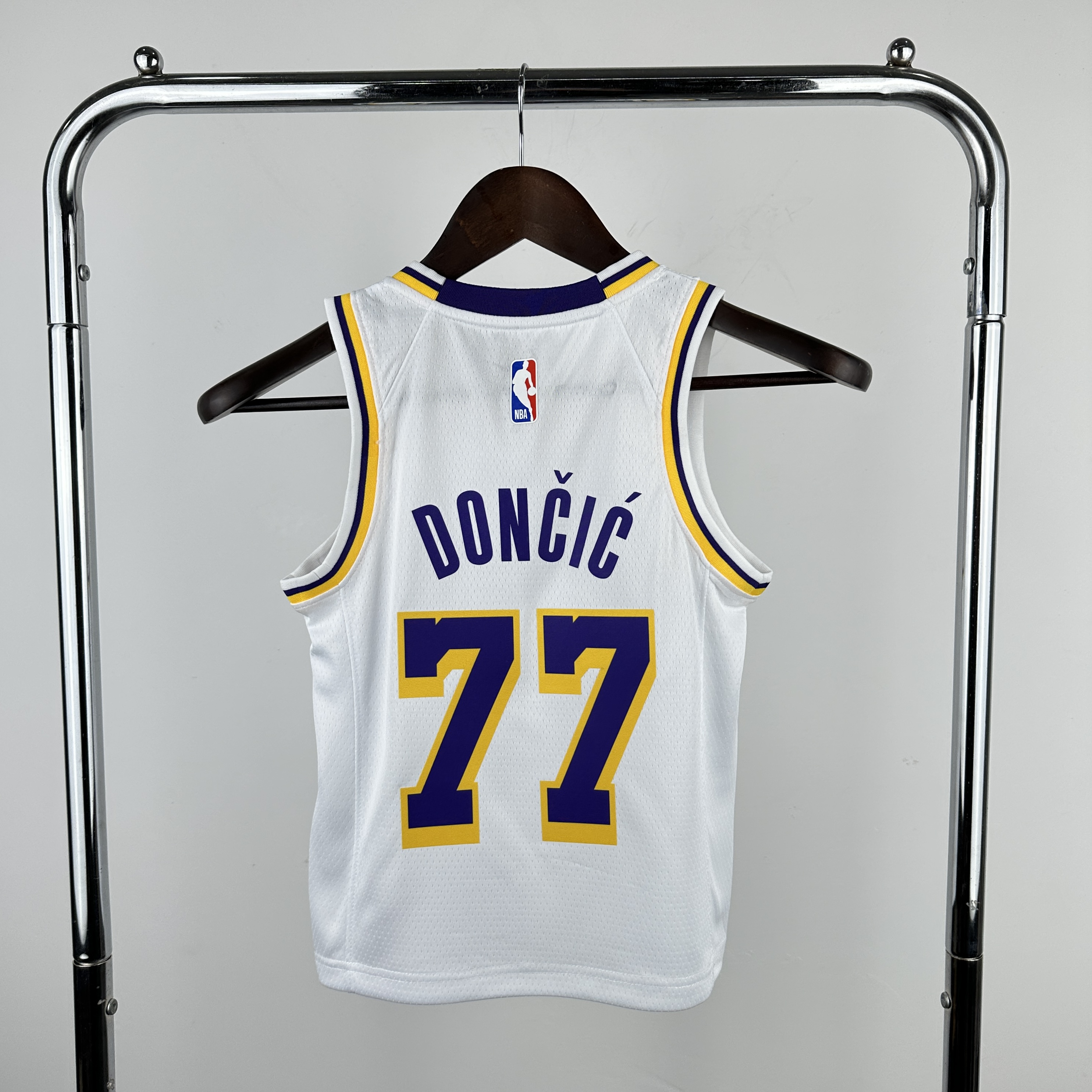 Kids Lakers White No.77 Dončić