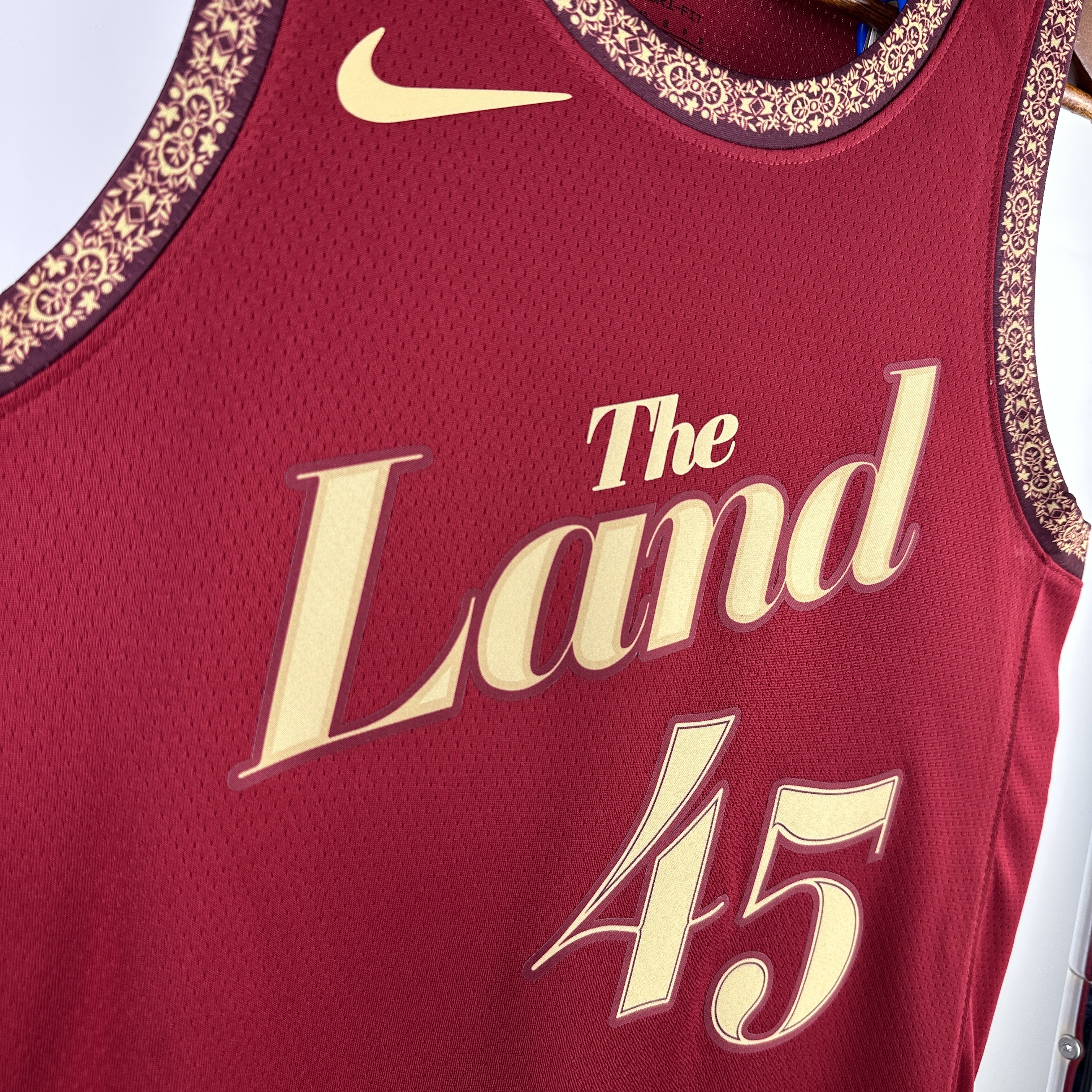 24 Seanson Cleveland Cavaliers City Edition  #45