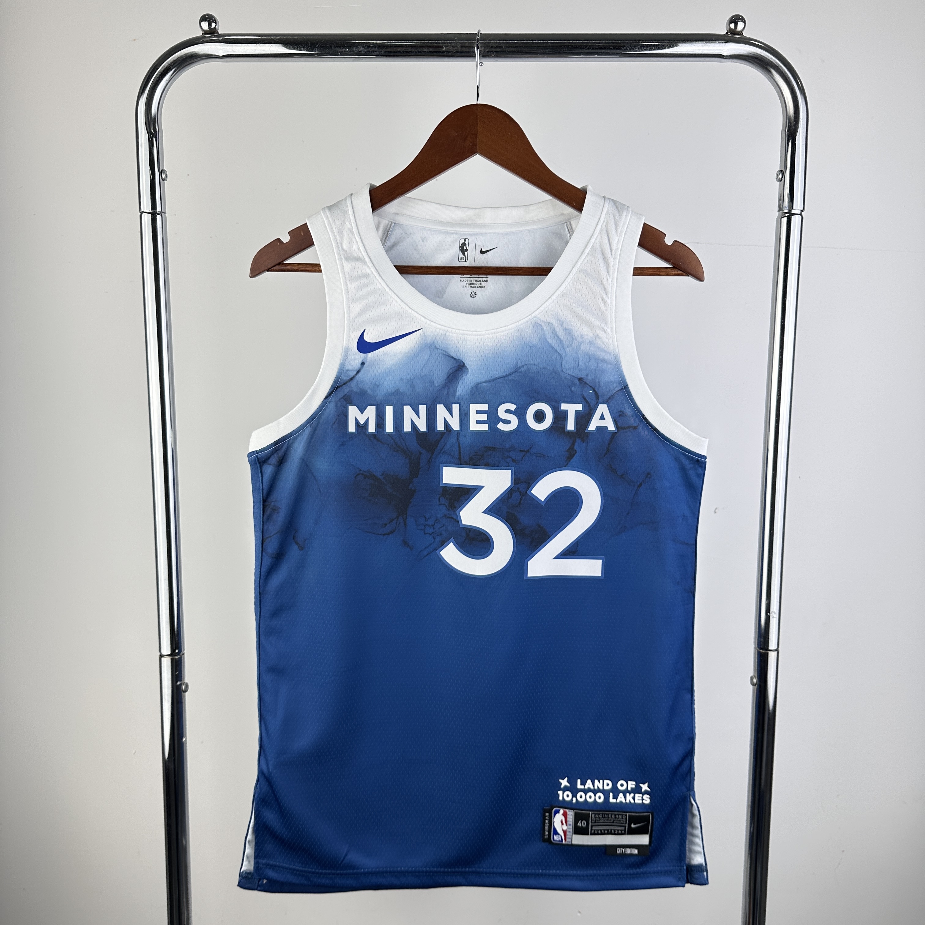 24 SEASON MINNESOTA TIMBERWOLVES CITY VERSION  NO.32 TOWNS