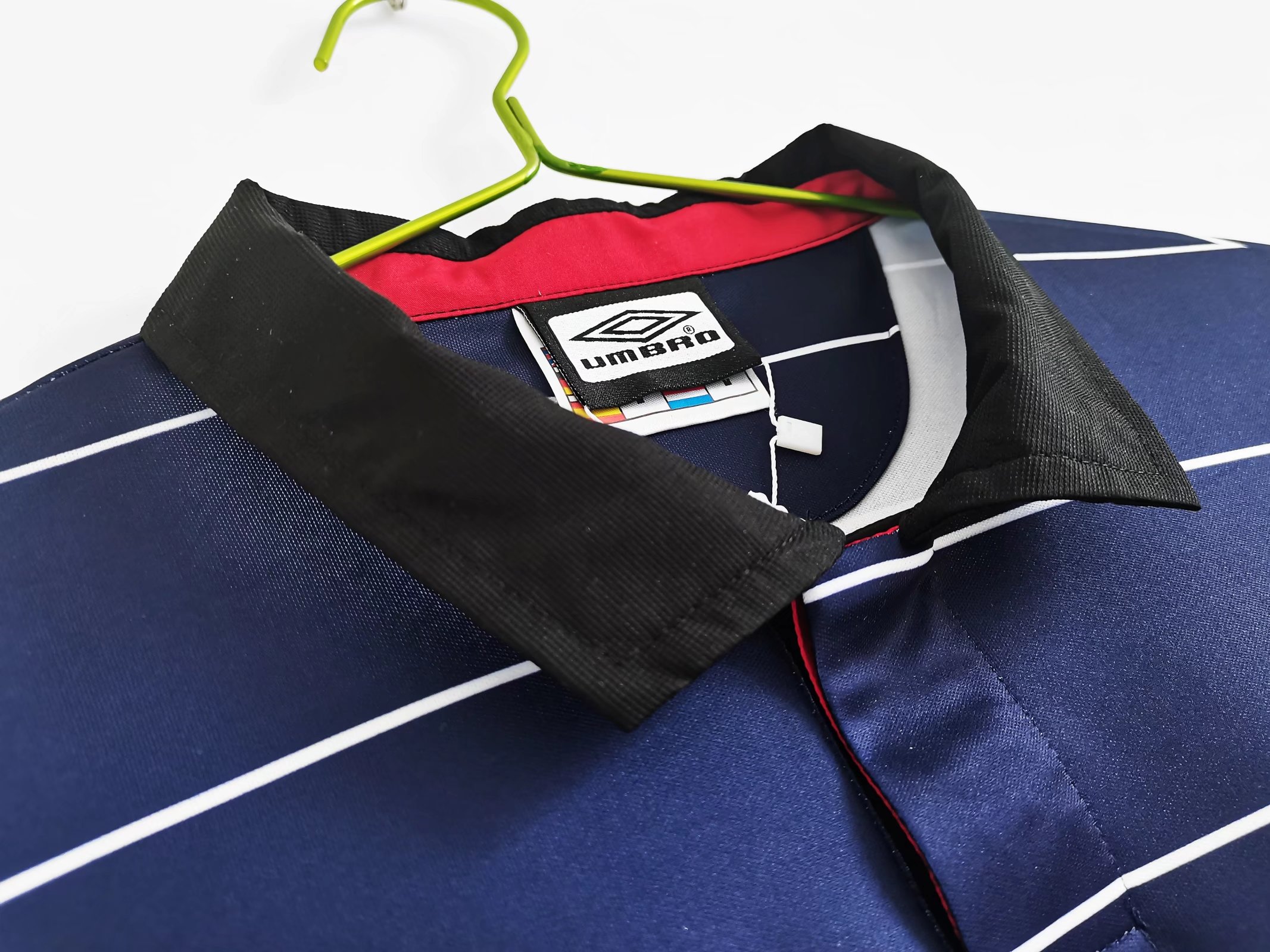 Retro Manchester United 1999 Away