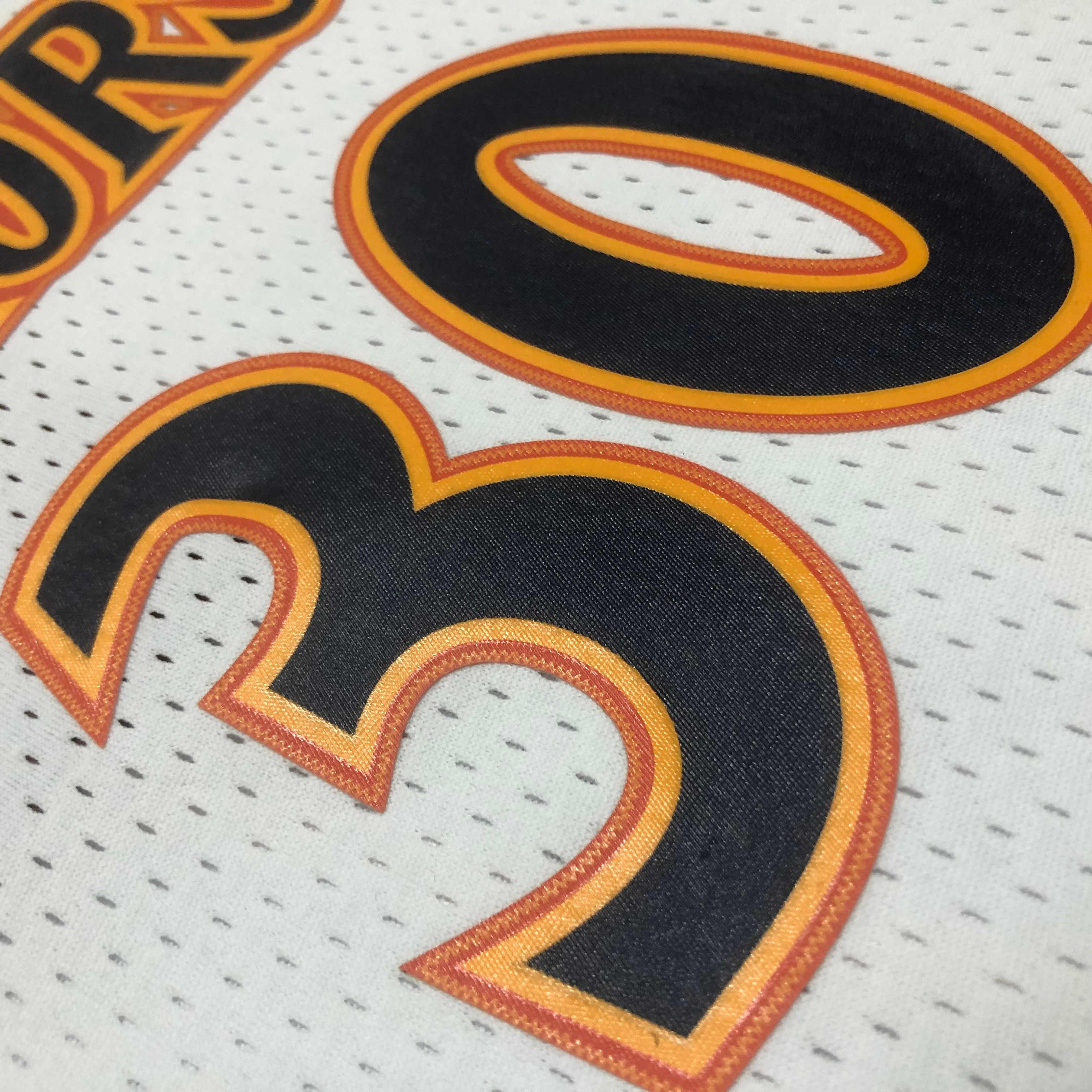 MN Heat Pressed Retro : SW Warriors 09/10 White No.30 Curry