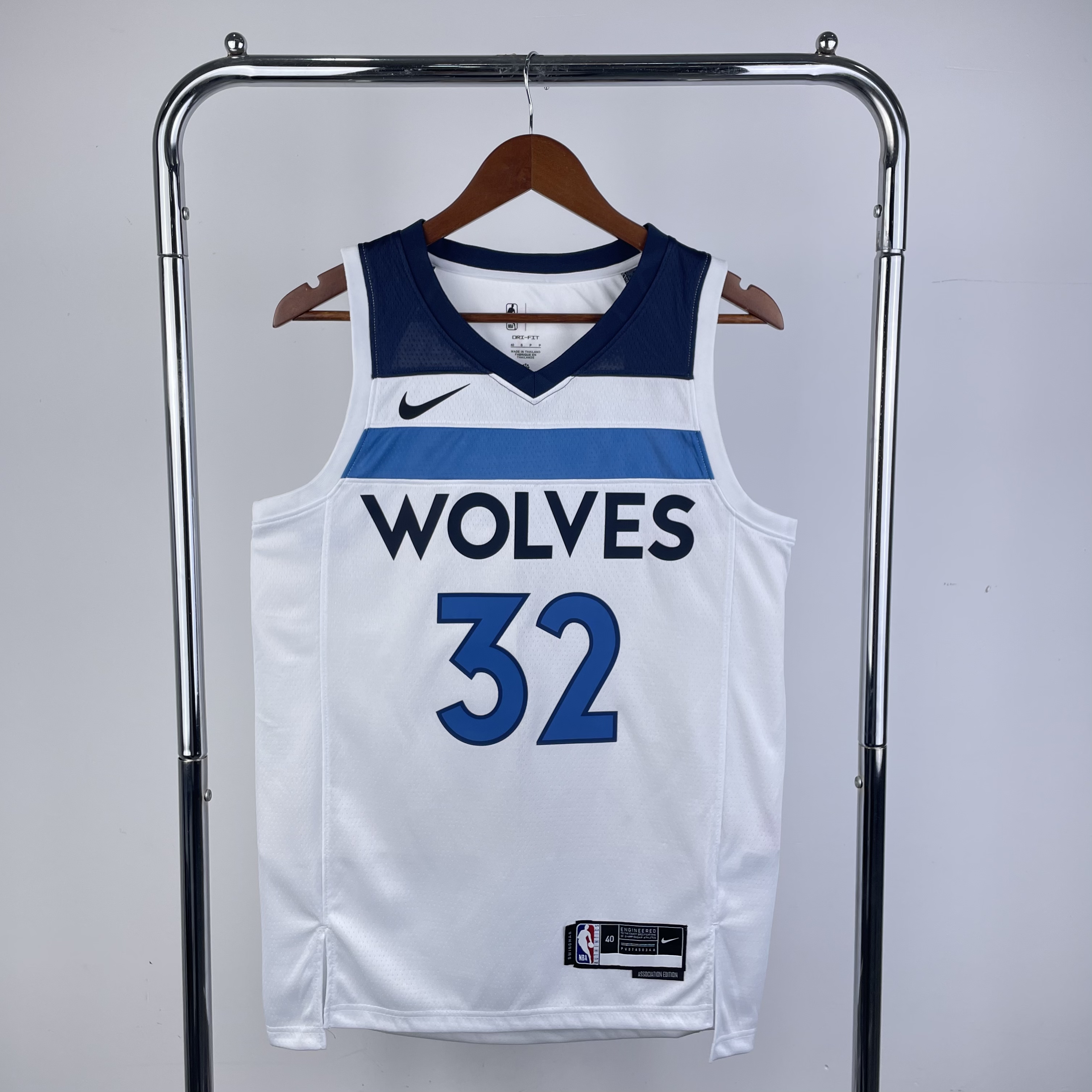 23 SEASON MINNESOTA TIMBERWOLVES HOME  NO.32 TOWNS