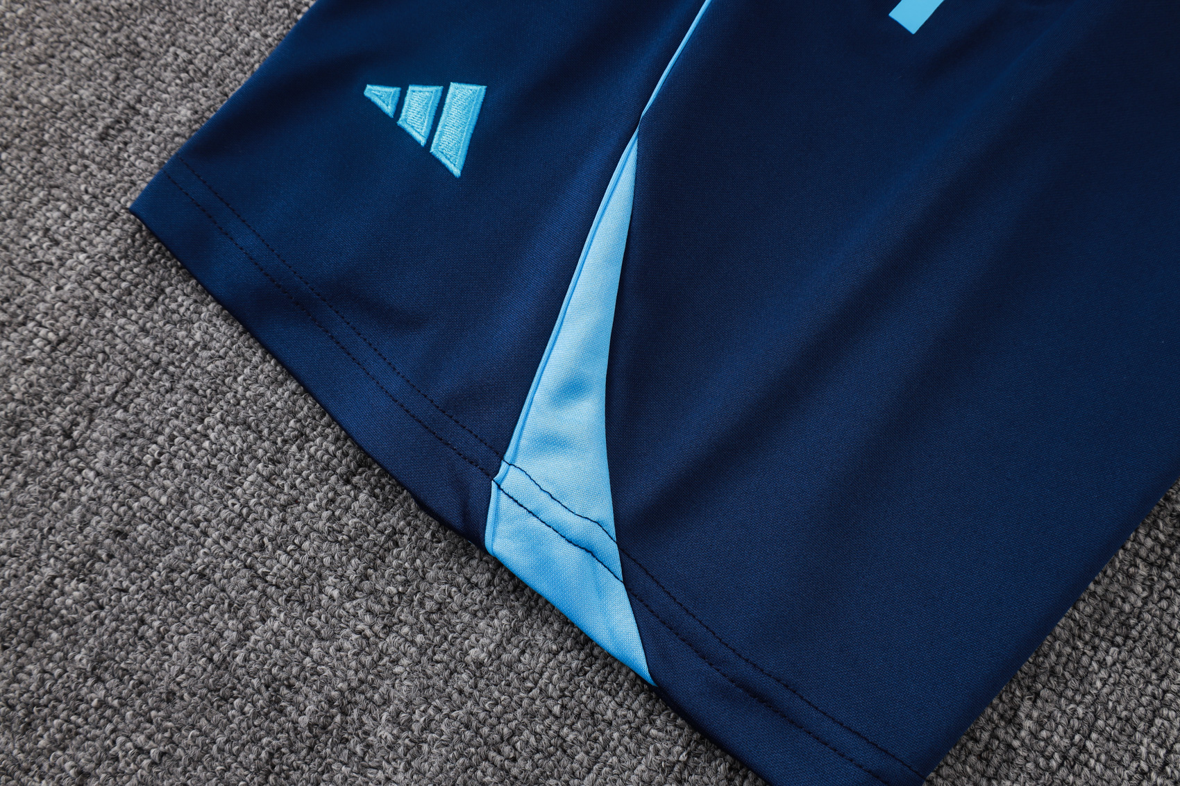 Arsenαl   Sleeveless training suit D2571