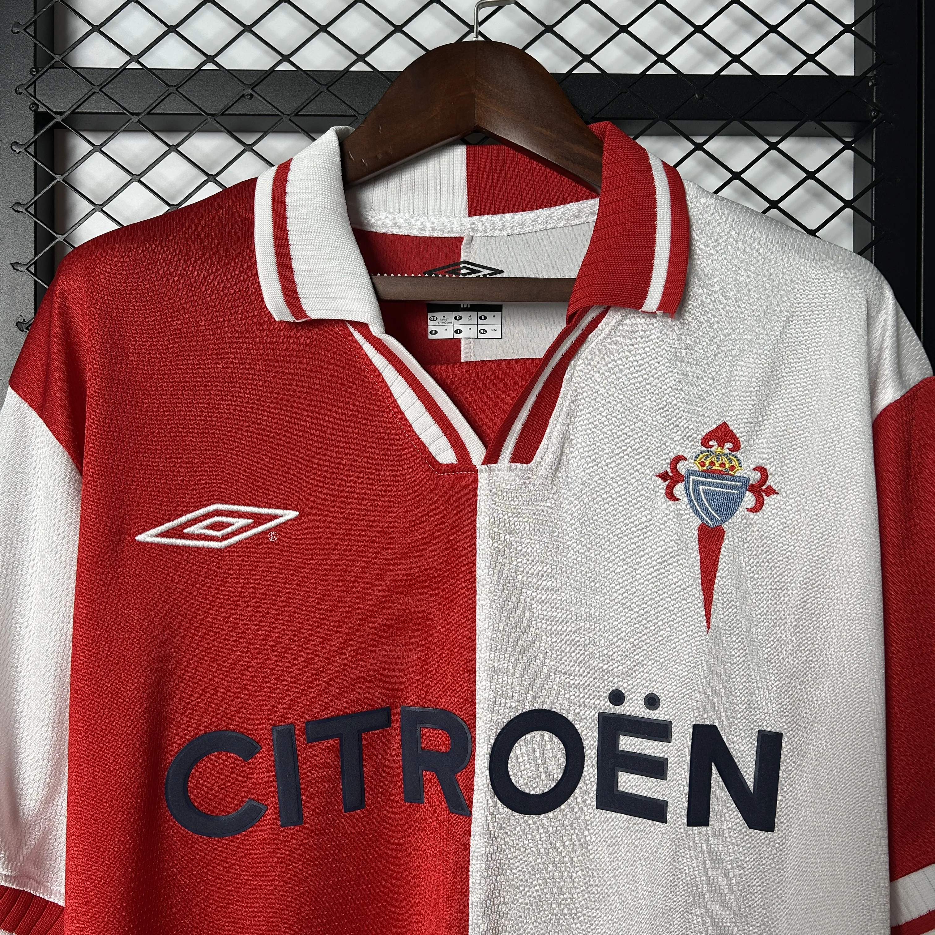 Retro Celta de Vigo 2001-02 Away kit