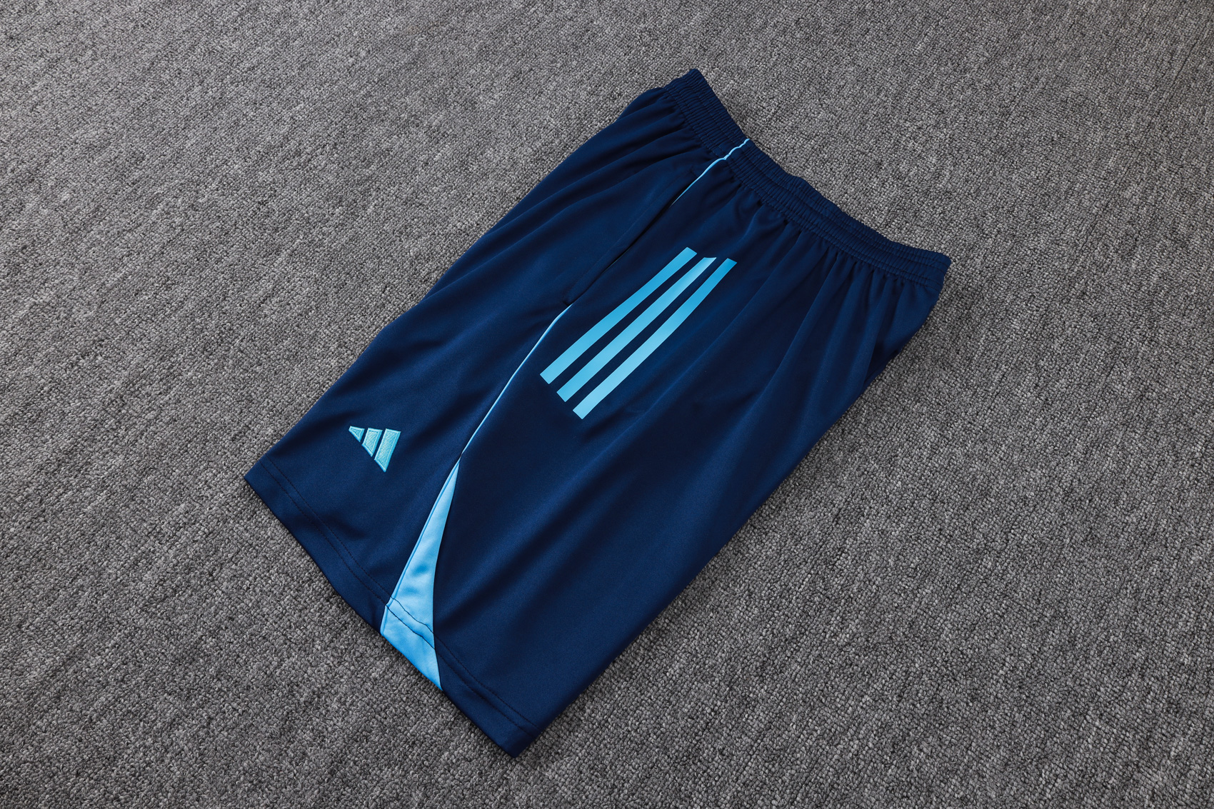 Arsenαl   Sleeveless training suit D2571