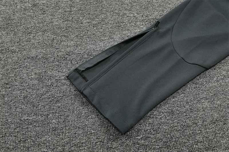 Adult / Kids Manchester United 24/25 training SUIT