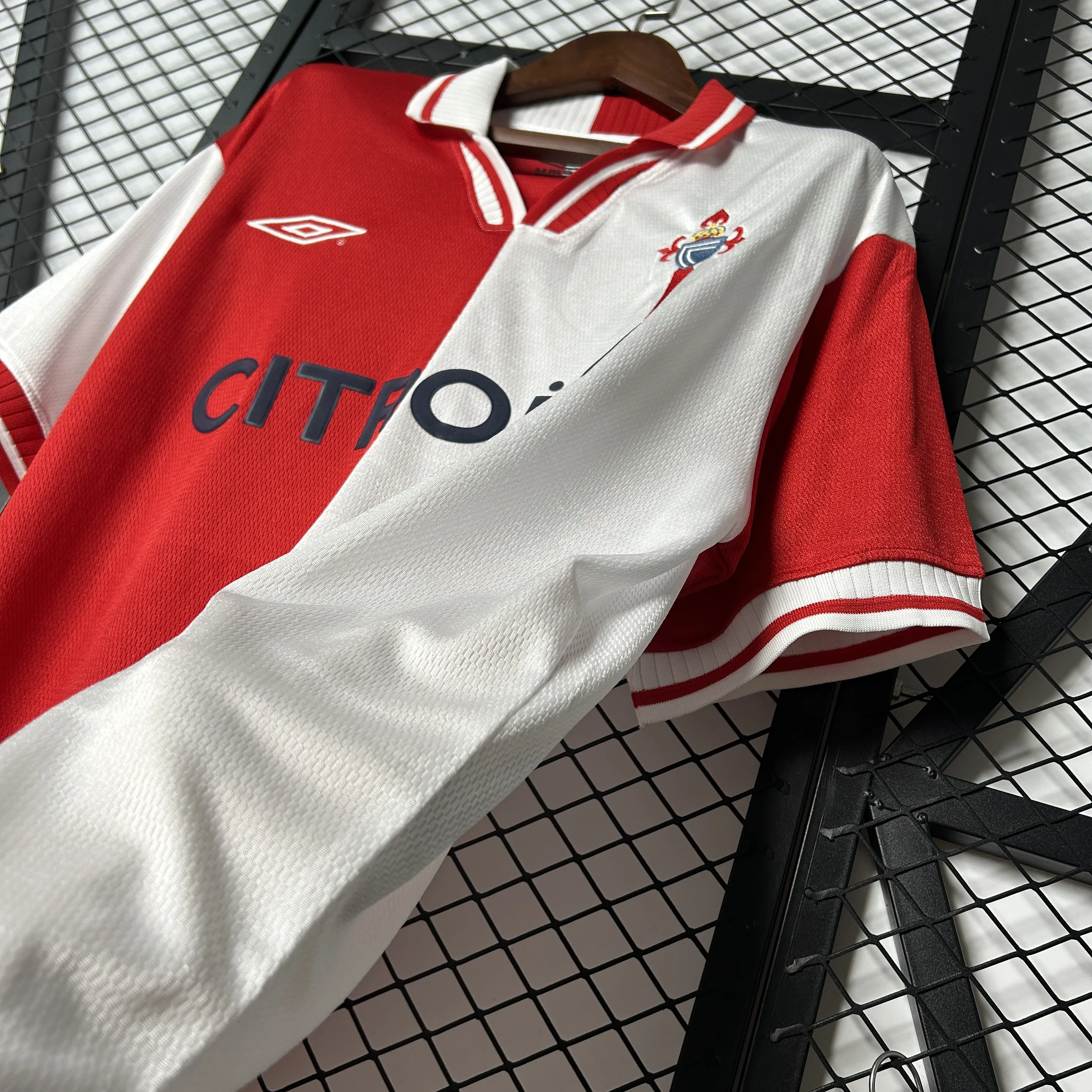 Retro Celta de Vigo 2001-02 Away kit