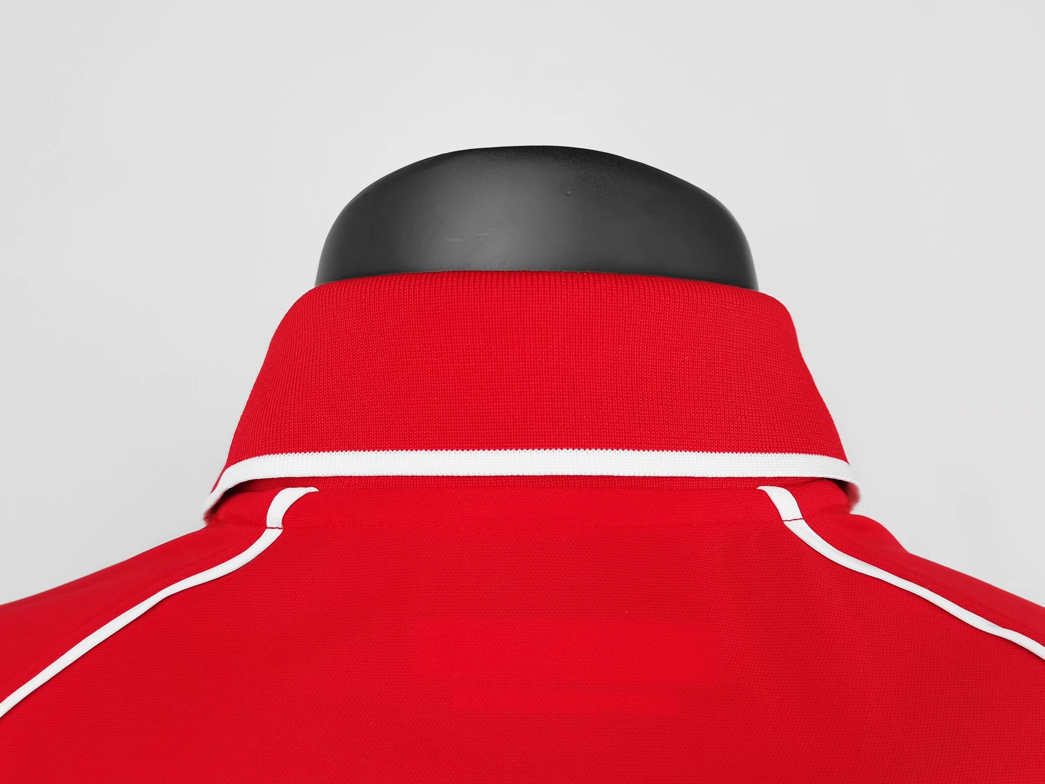 Retro LVP 2000-01 Home